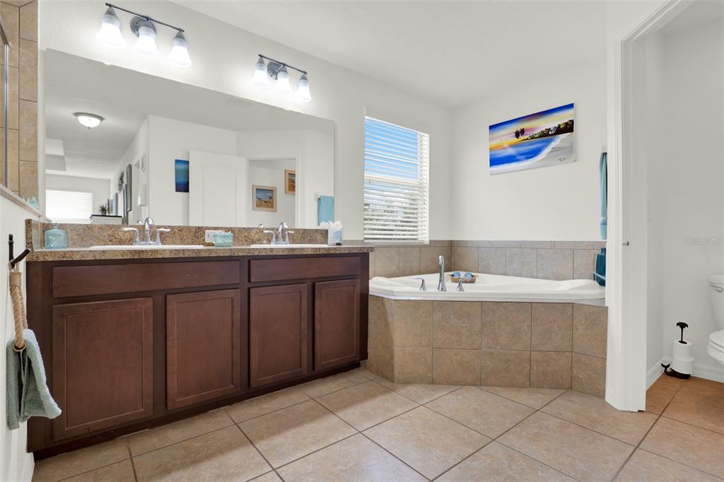 Winter Garden, Florida, 34787, United States, 6 Bedrooms Bedrooms, ,3 BathroomsBathrooms,Residential,For Sale,1907719