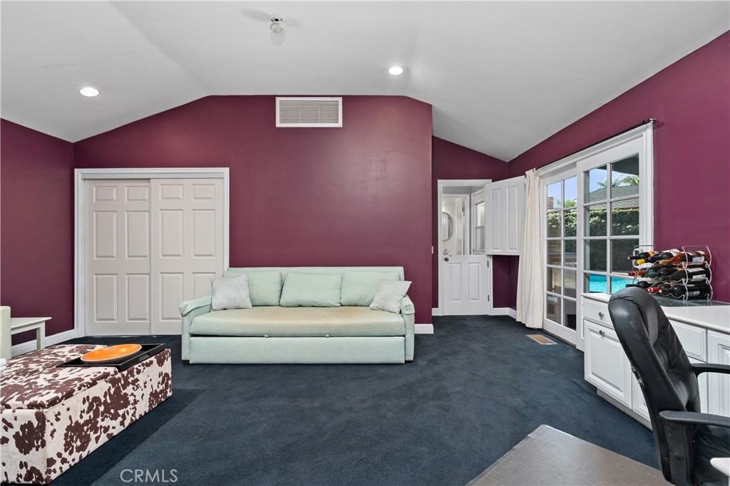 Studio City, California, 91602, United States, 5 Bedrooms Bedrooms, ,4 BathroomsBathrooms,Residential,For Sale,1947106