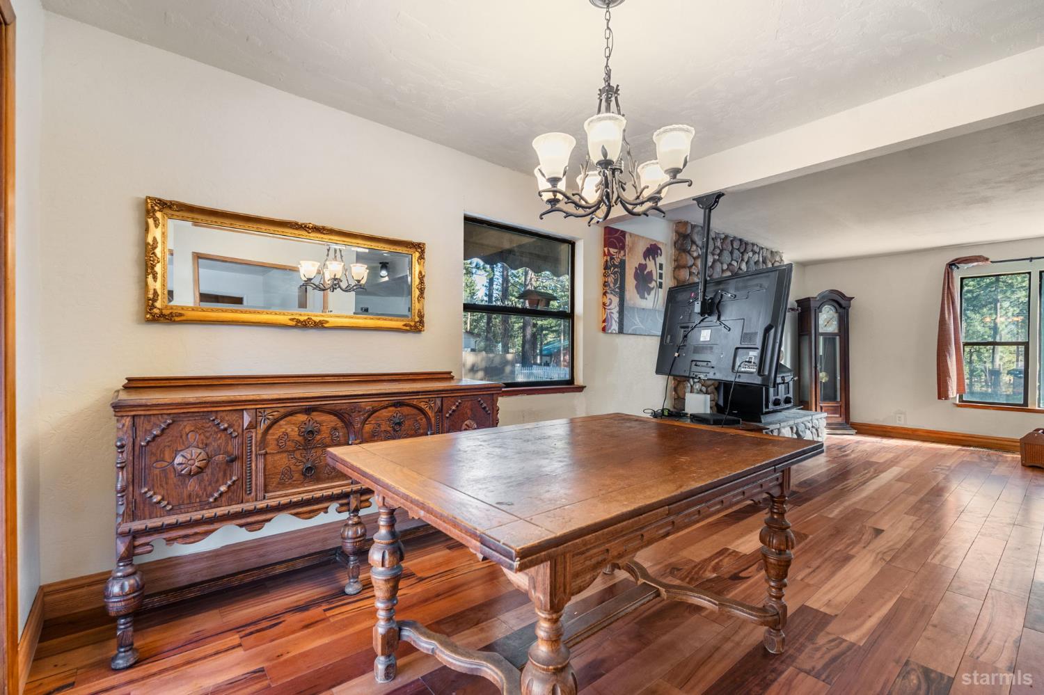 South Lake Tahoe, California, 96150, United States, 3 Bedrooms Bedrooms, ,2 BathroomsBathrooms,Residential,For Sale,1998204