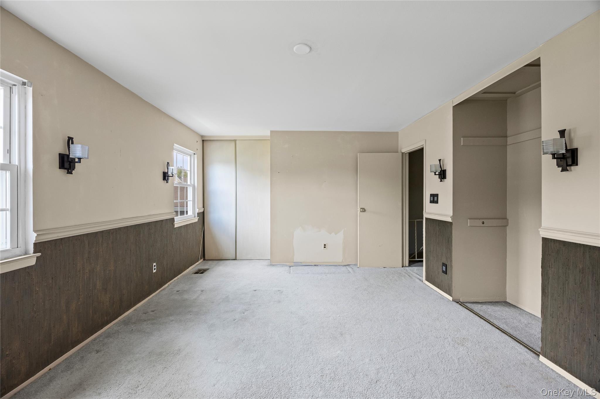 Huntington Station, New York, 11746, United States, 2 Bedrooms Bedrooms, ,2 BathroomsBathrooms,Residential,For Sale,1981328