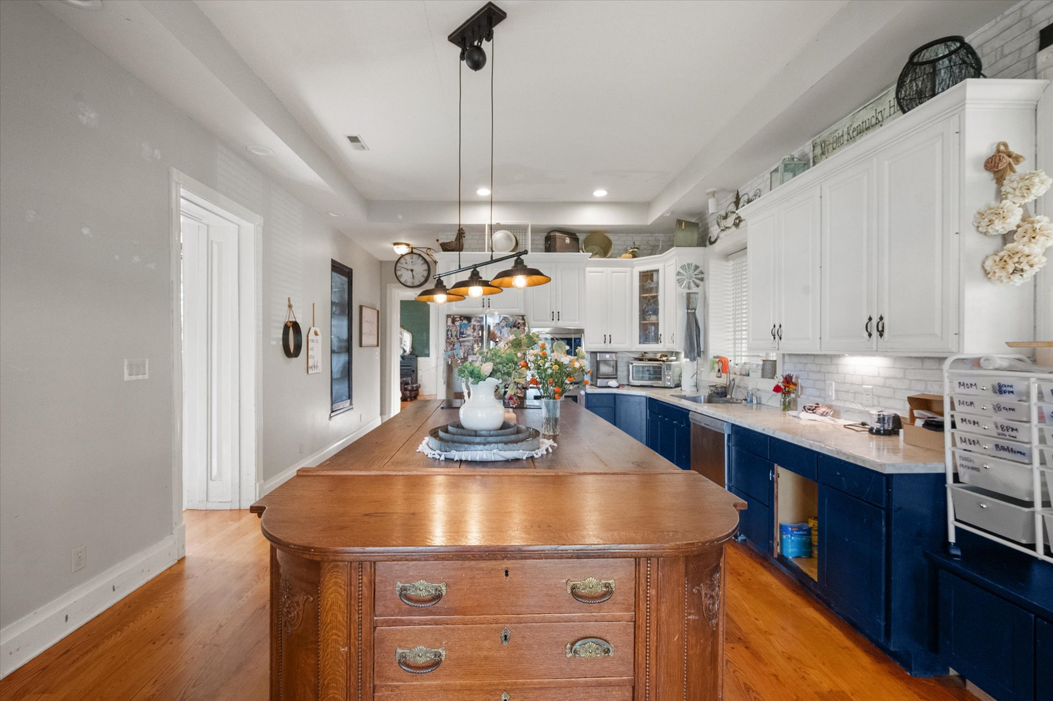 Shelbyville, Kentucky, 40065, United States, 4 Bedrooms Bedrooms, ,3 BathroomsBathrooms,Residential,For Sale,1986481