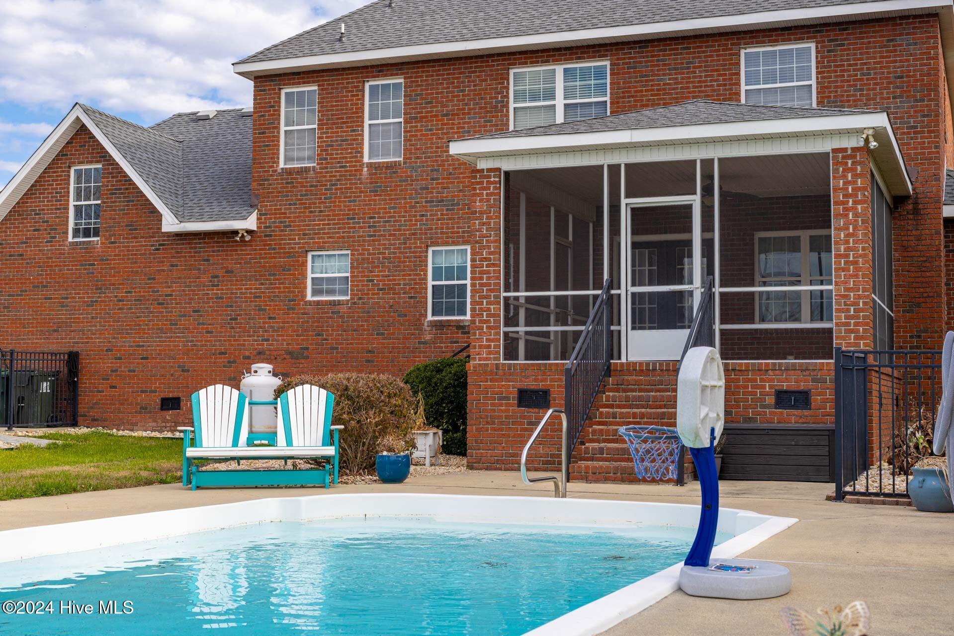 Currituck, North Carolina, 27929, United States, 4 Bedrooms Bedrooms, ,4 BathroomsBathrooms,Residential,For Sale,1849903