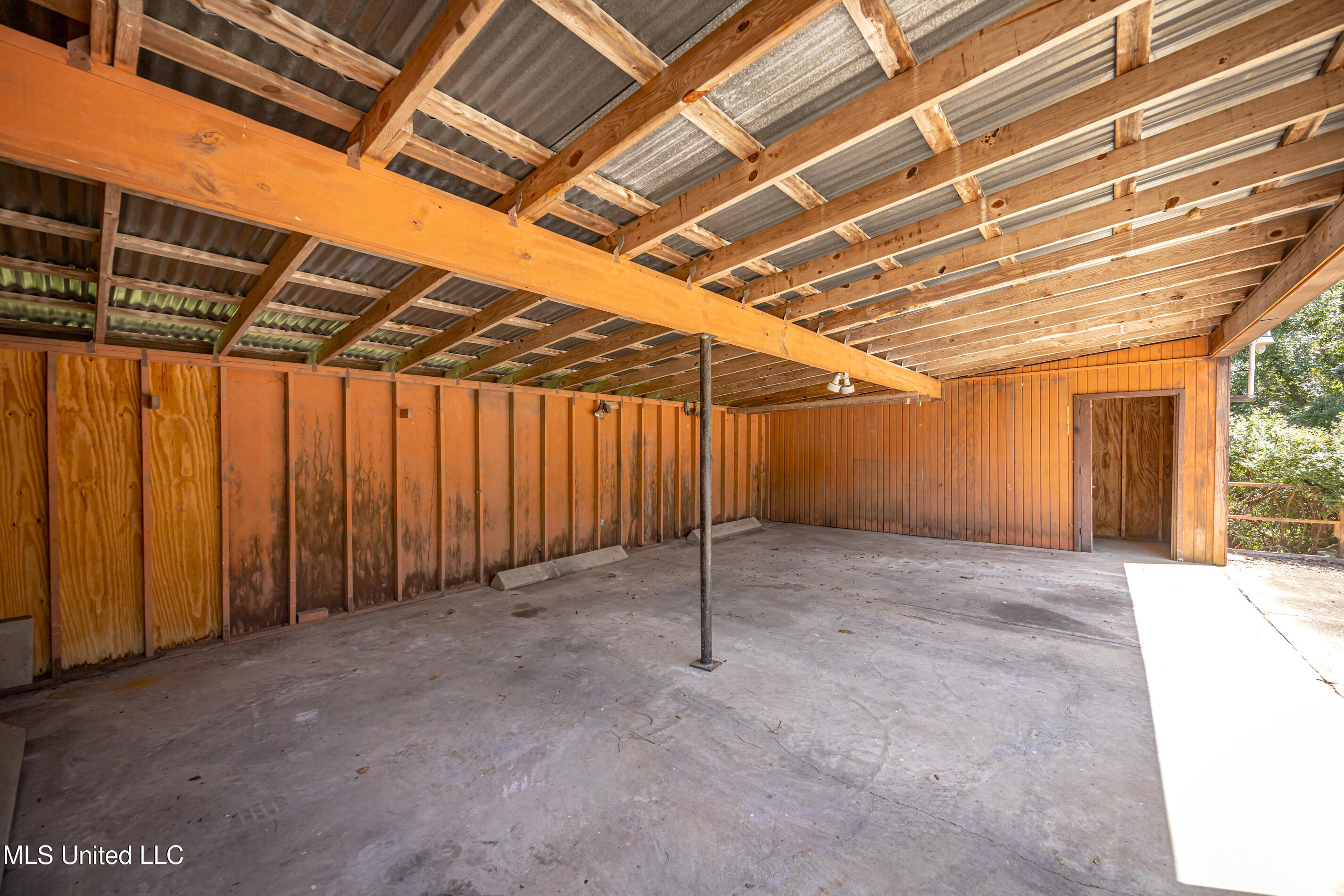 Ocean Springs, Mississippi, 39564, United States, 3 Bedrooms Bedrooms, ,3 BathroomsBathrooms,Residential,For Sale,1903607