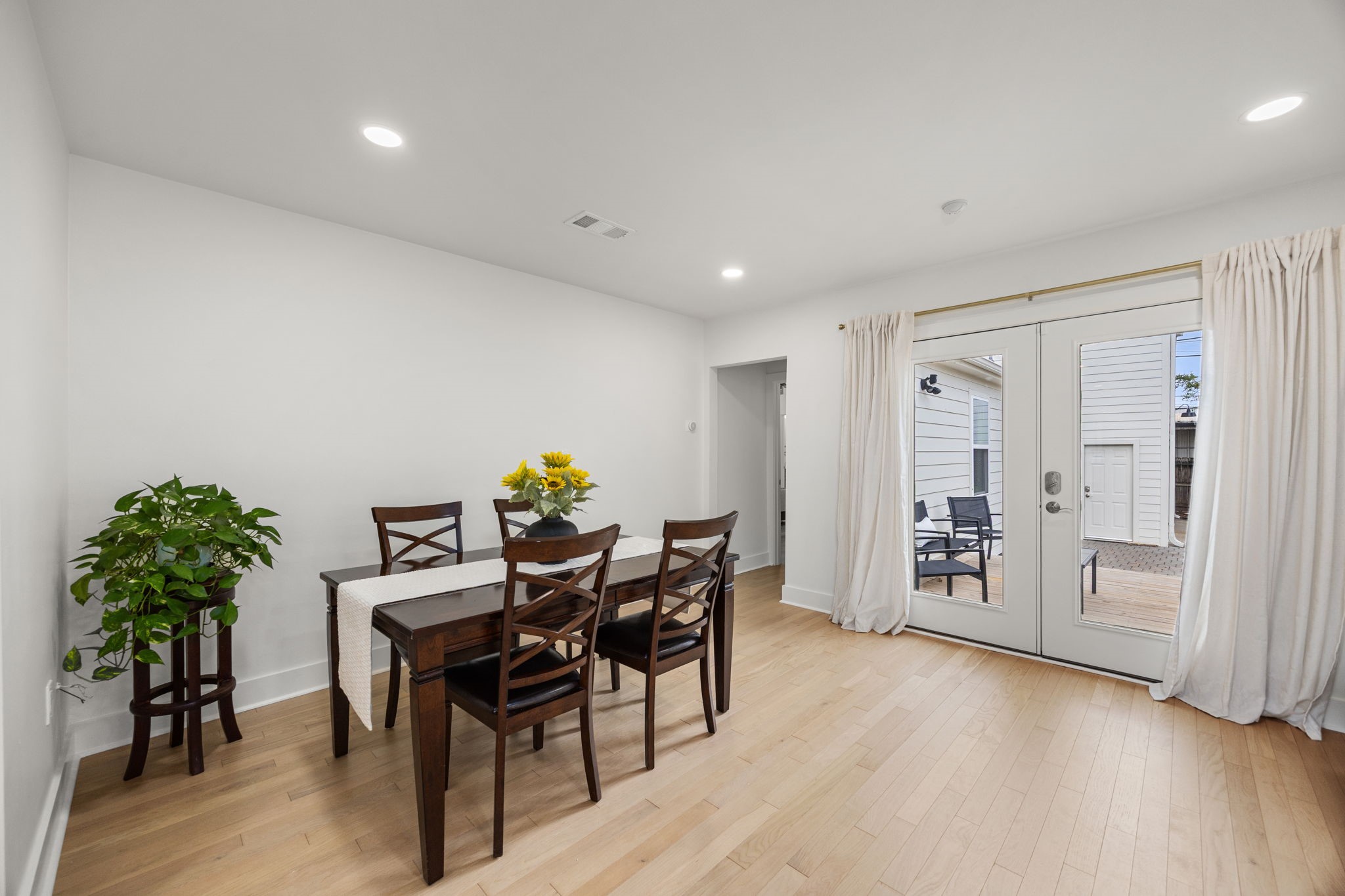  945 Dorothy Street - 物件實景