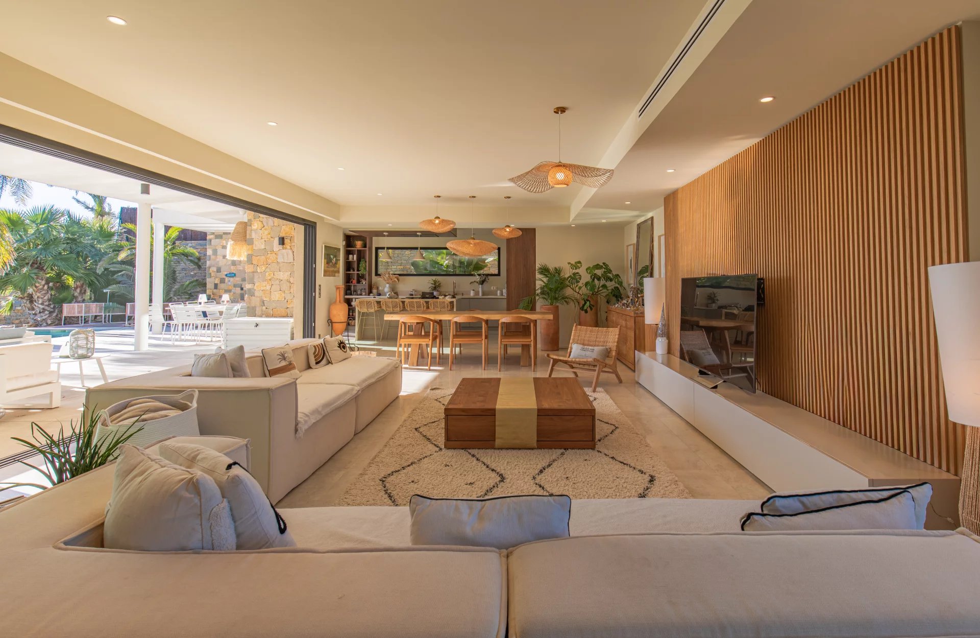 Carqueiranne, Provence-Alpes-Côte d’Azur, 83320, FR, 4 Bedrooms Bedrooms, ,3 BathroomsBathrooms,Residential,For Sale,2000914