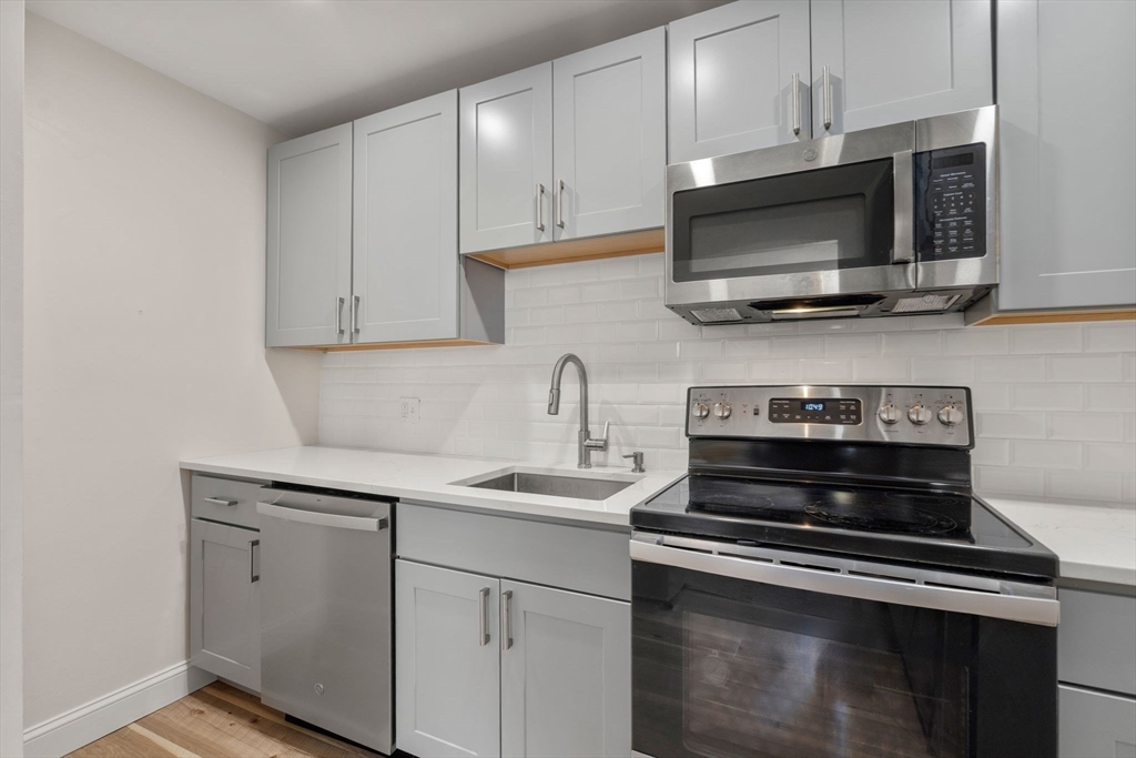 Salem, Massachusetts, 01970, United States, 3 Bedrooms Bedrooms, ,3 BathroomsBathrooms,Residential,For Sale,1927367