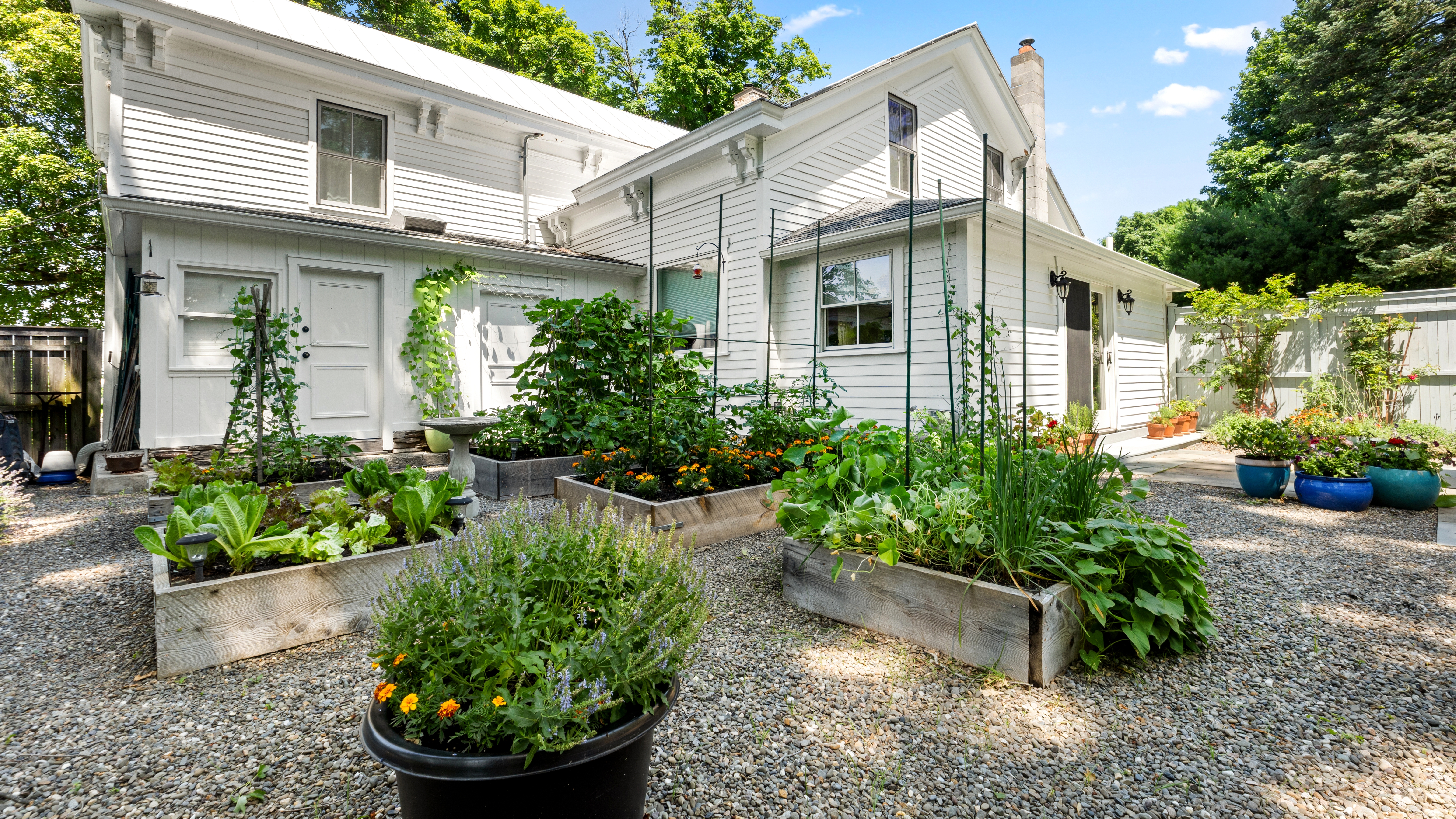  Historic 1860 Farmhouse  Incredible Catskill Views & Bluestone Gardens - 物件實景