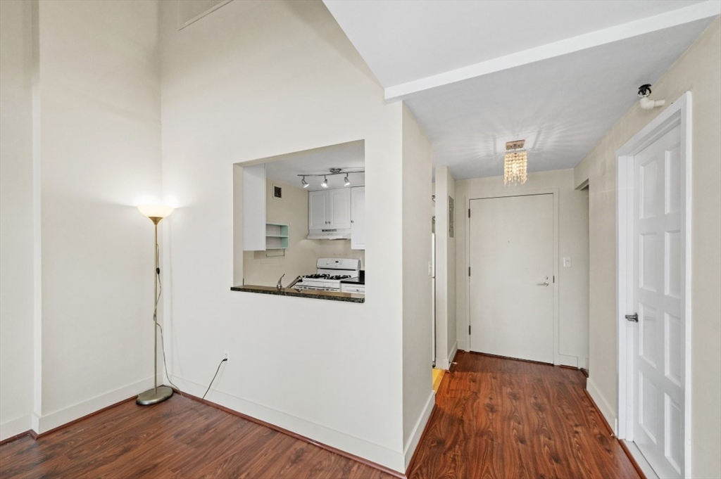 Boston, Massachusetts, 02129, United States, 1 Bedroom Bedrooms, ,2 BathroomsBathrooms,Residential,For Sale,1911386