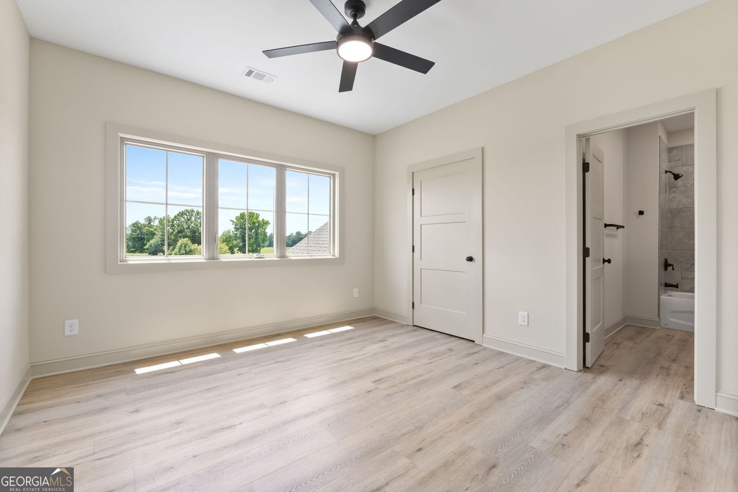 Barnesville, Georgia, 30204, United States, 4 Bedrooms Bedrooms, ,4 BathroomsBathrooms,Residential,For Sale,1859090