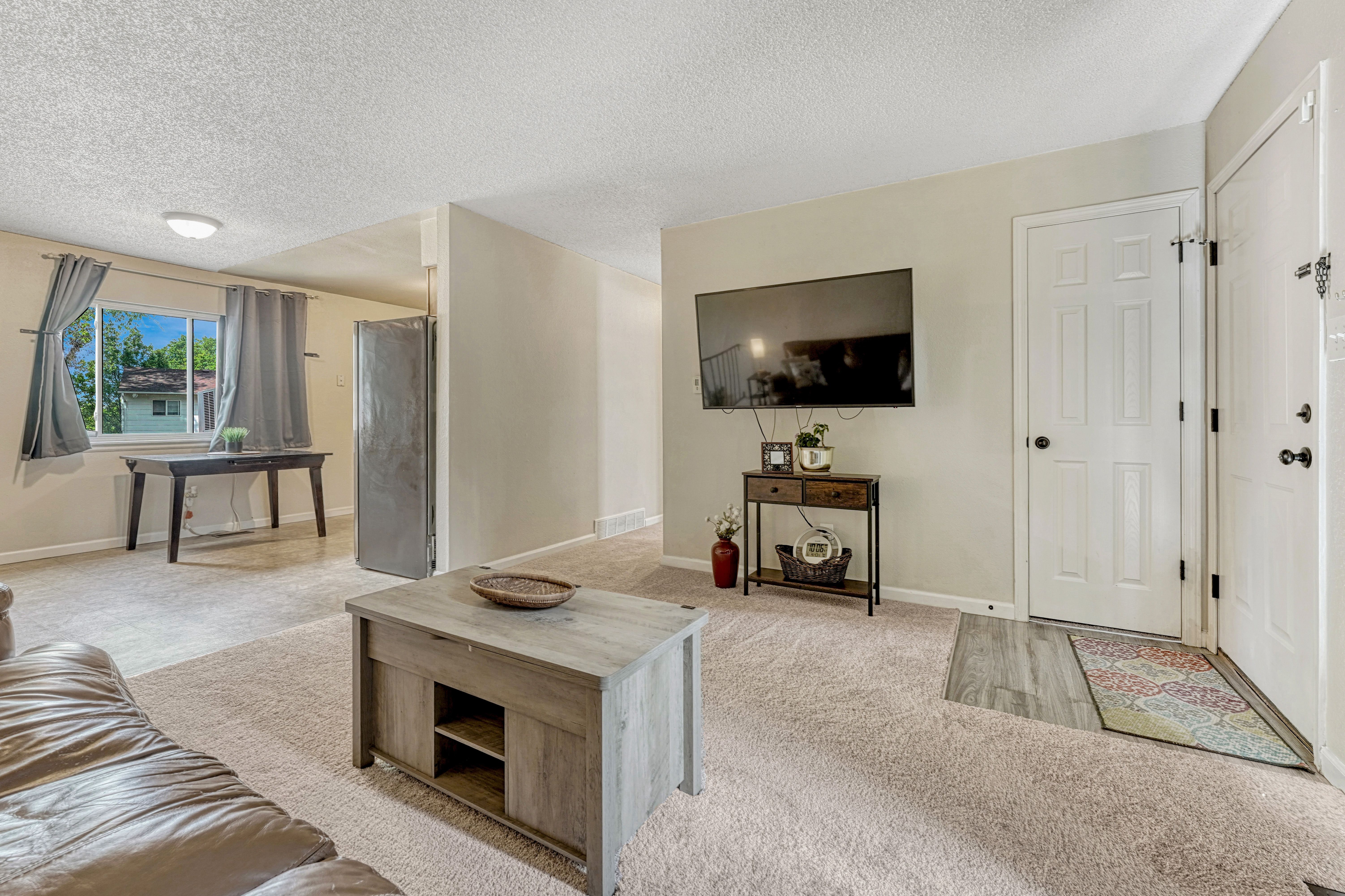  Move-In Ready Ranch Home with 6 Bedrooms in Southburough - 物件實景