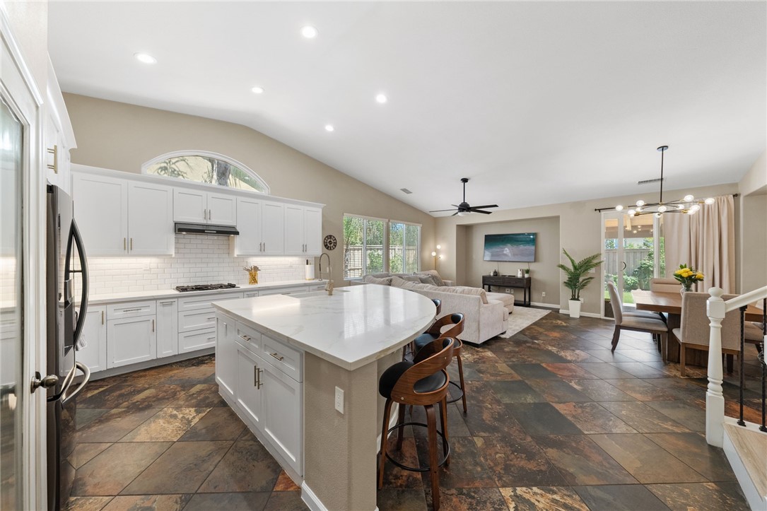 Lake Elsinore, California, 92532, United States, 3 Bedrooms Bedrooms, ,3 BathroomsBathrooms,Residential,For Sale,2049094
