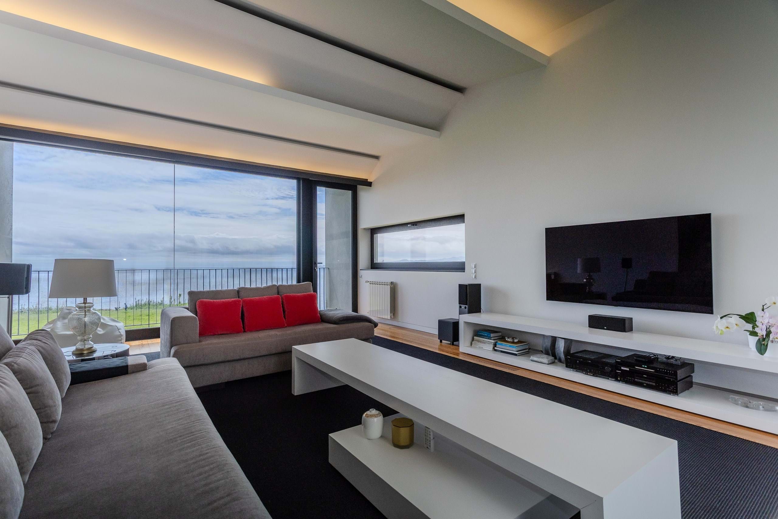 Ponta Delgada, Ilha de São Miguel, 9560-501, PT, 3 Bedrooms Bedrooms, ,4 BathroomsBathrooms,Residential,For Sale,1826448