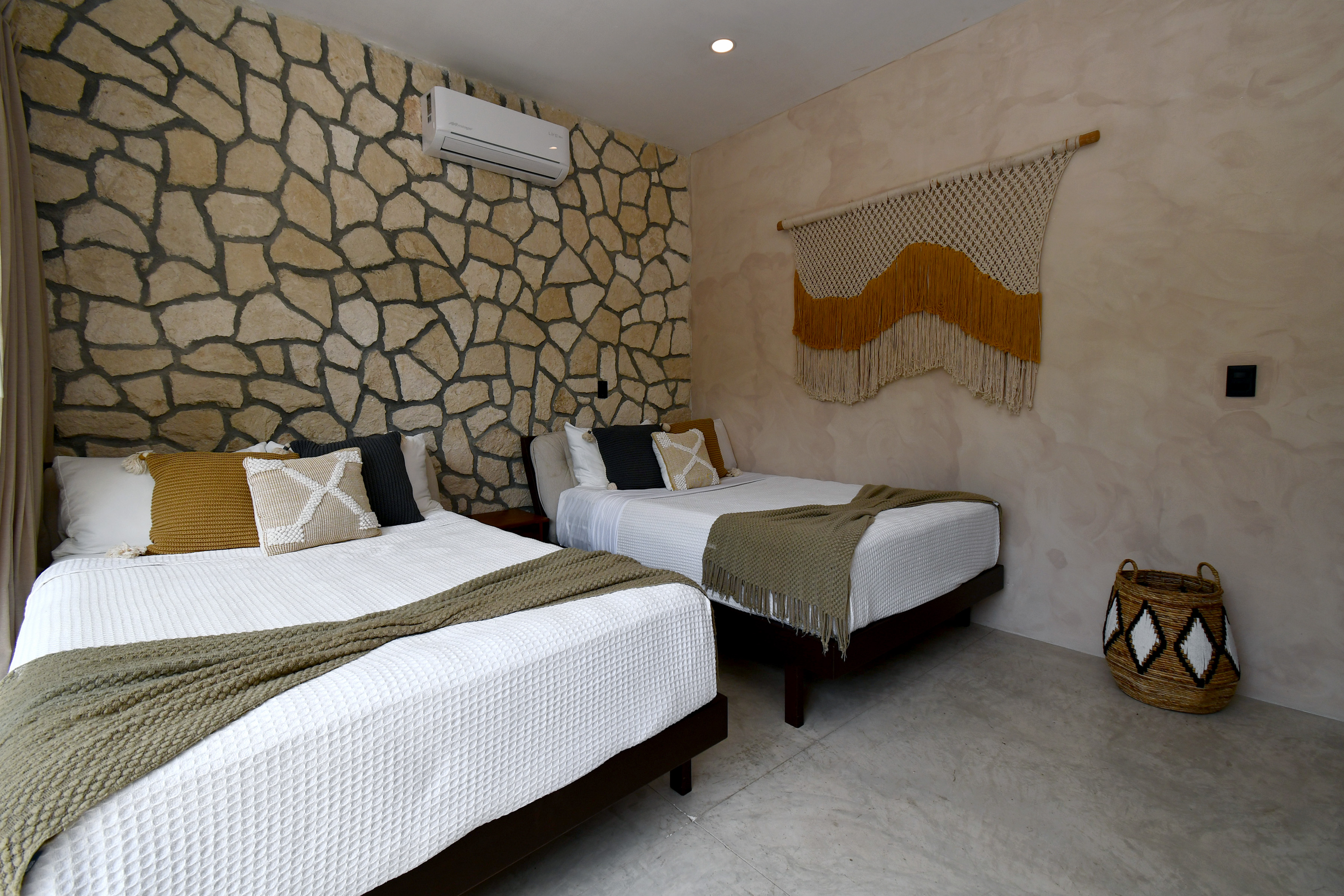  Casa Piedra  3-Bedroom Townhouse – One Lock-Off - 物件實景