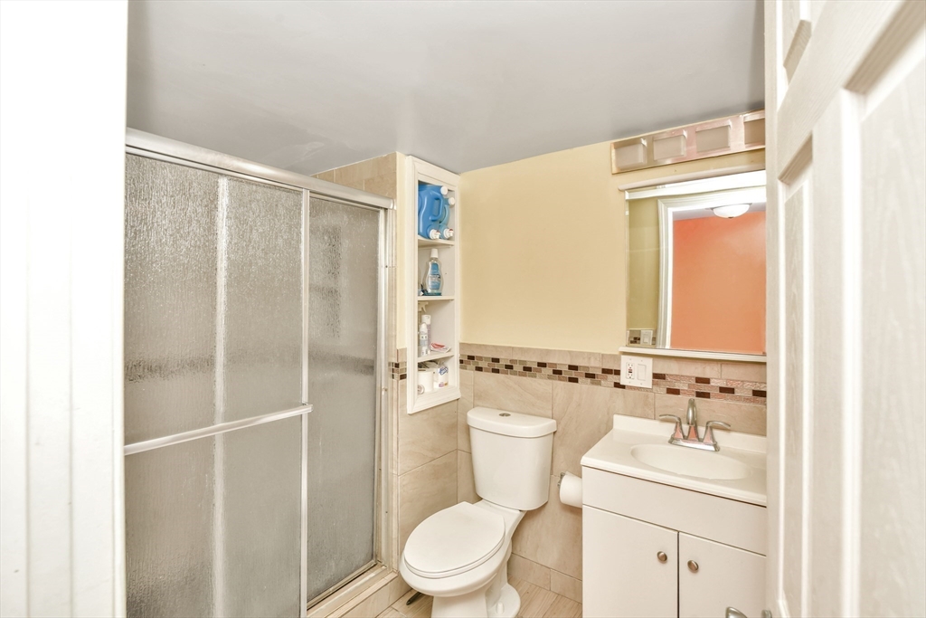 Randolph, Massachusetts, 02368, United States, 4 Bedrooms Bedrooms, ,2 BathroomsBathrooms,Residential,For Sale,2005663