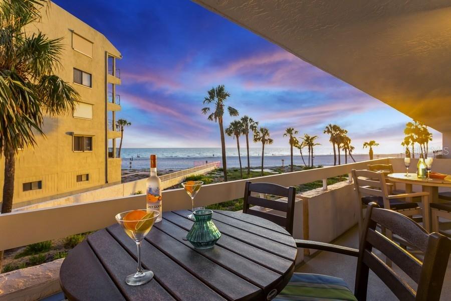 Redington Shores, Florida, 33708, United States, 2 Bedrooms Bedrooms, ,2 BathroomsBathrooms,Residential,For Sale,1838596