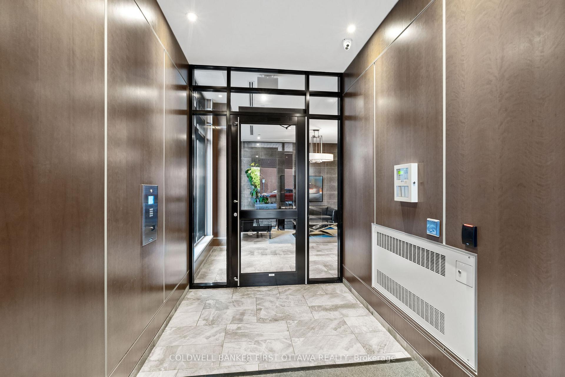 WEST CENTRE TOWN, Ontario, K1Y 4G9, CA, 2 Bedrooms Bedrooms, ,Residential,For Sale,1950292