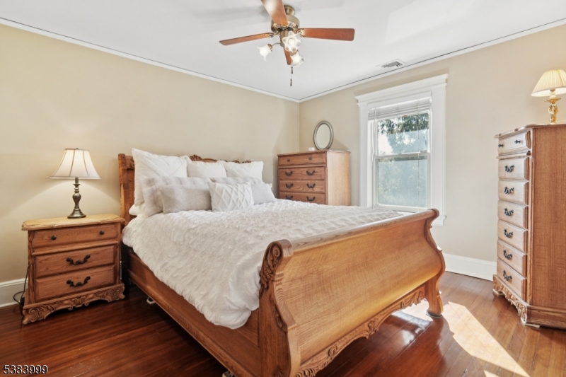 Millburn Twp., New Jersey, 07078, United States, 3 Bedrooms Bedrooms, ,3 BathroomsBathrooms,Residential,For Sale,1988129