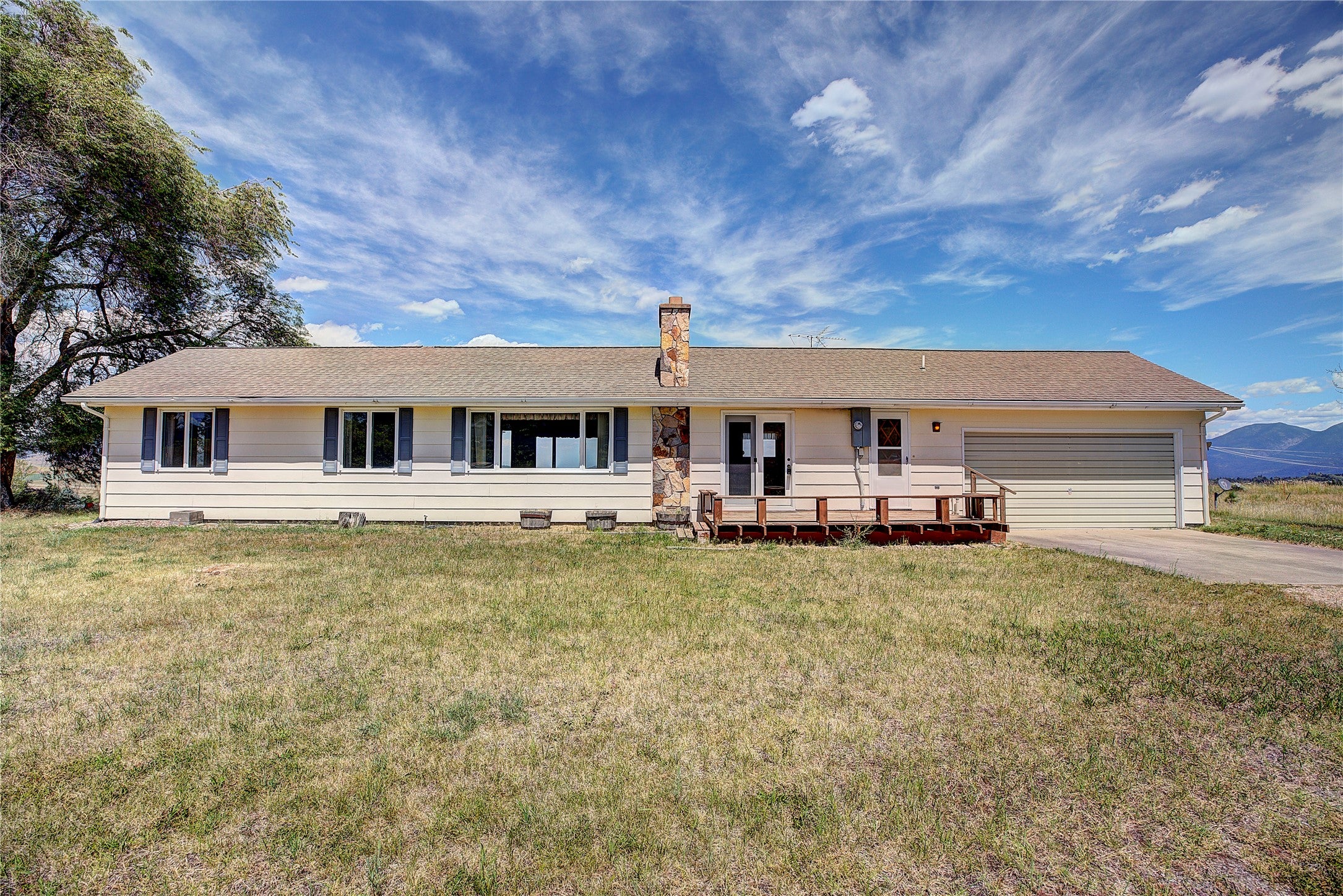 Polson, Montana, 59860, United States, 3 Bedrooms Bedrooms, ,2 BathroomsBathrooms,Residential,For Sale,1827901