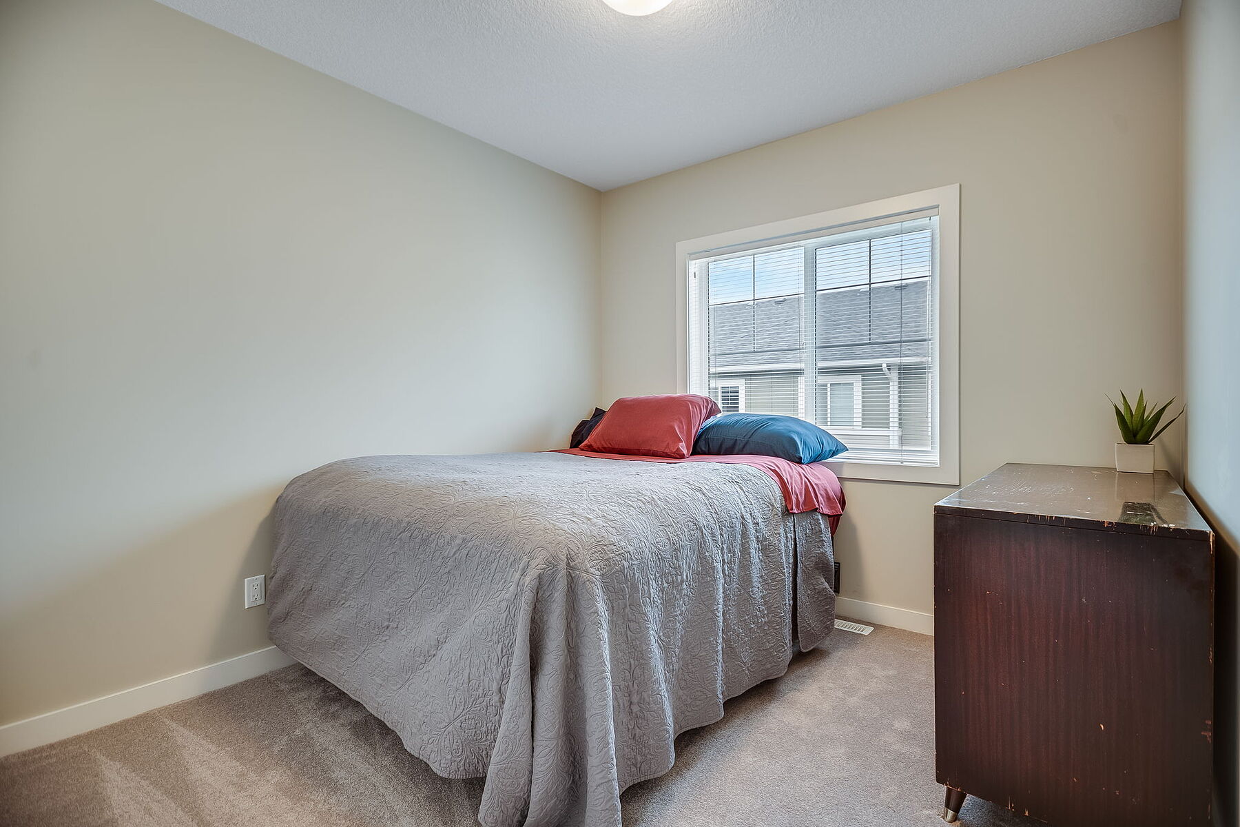 Chestermere, Rocky View - 物件實景