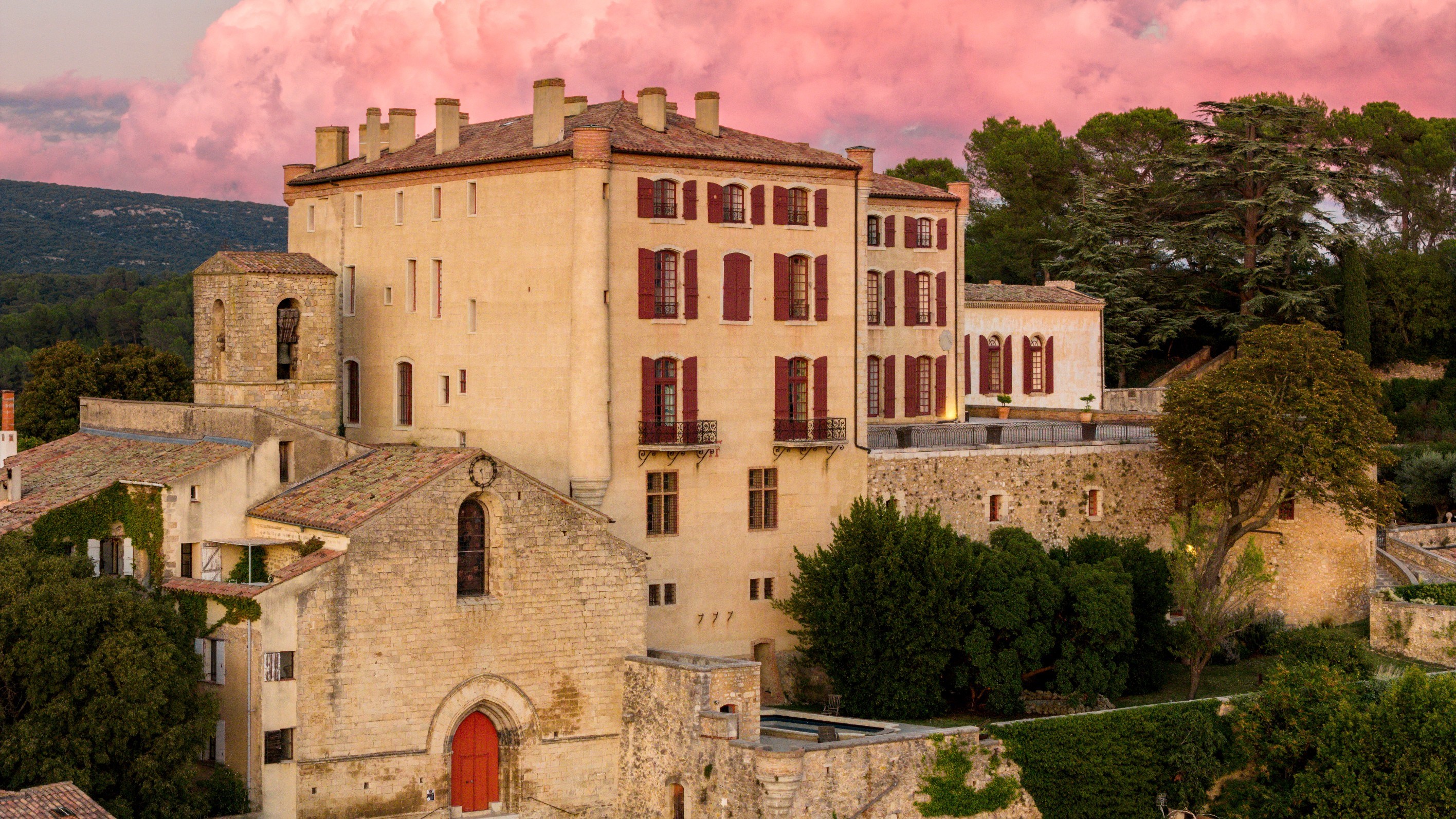  Exceptional Château in Provence – Elegance, History & Refinement - 物件實景