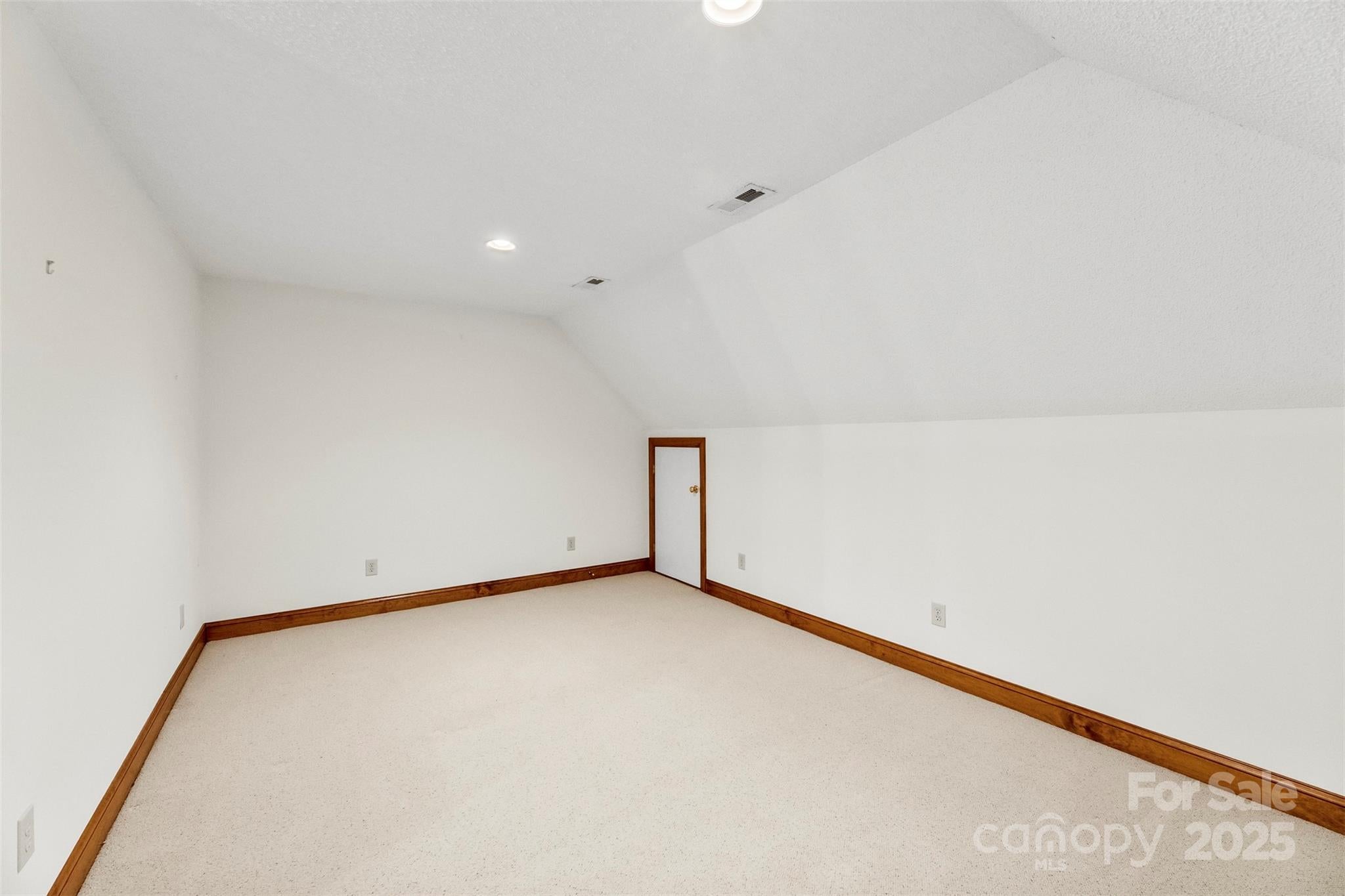 Lincolnton, North Carolina, 28092, United States, 3 Bedrooms Bedrooms, ,3 BathroomsBathrooms,Residential,For Sale,1910907