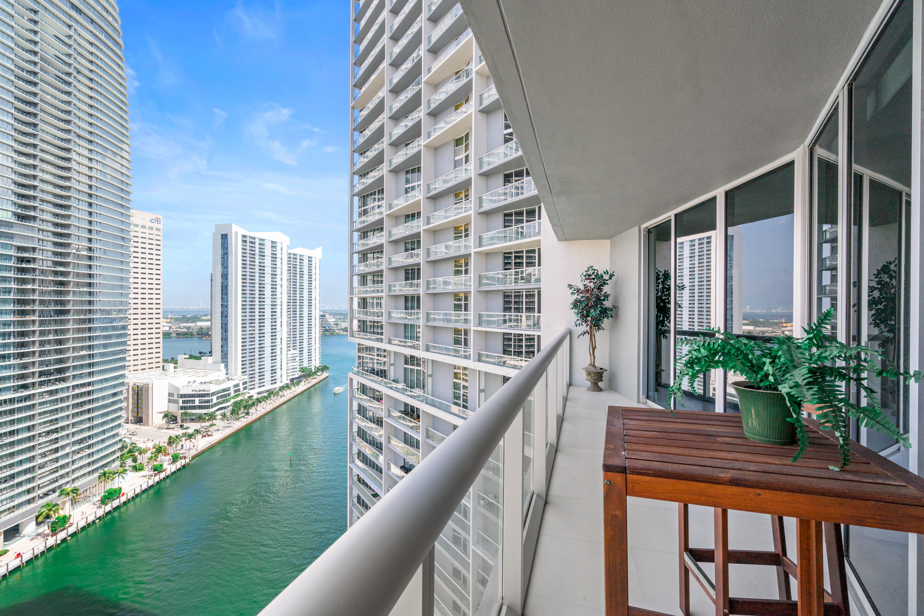  475 Brickell Ave, Miami, FL, 33131 - 物件實景