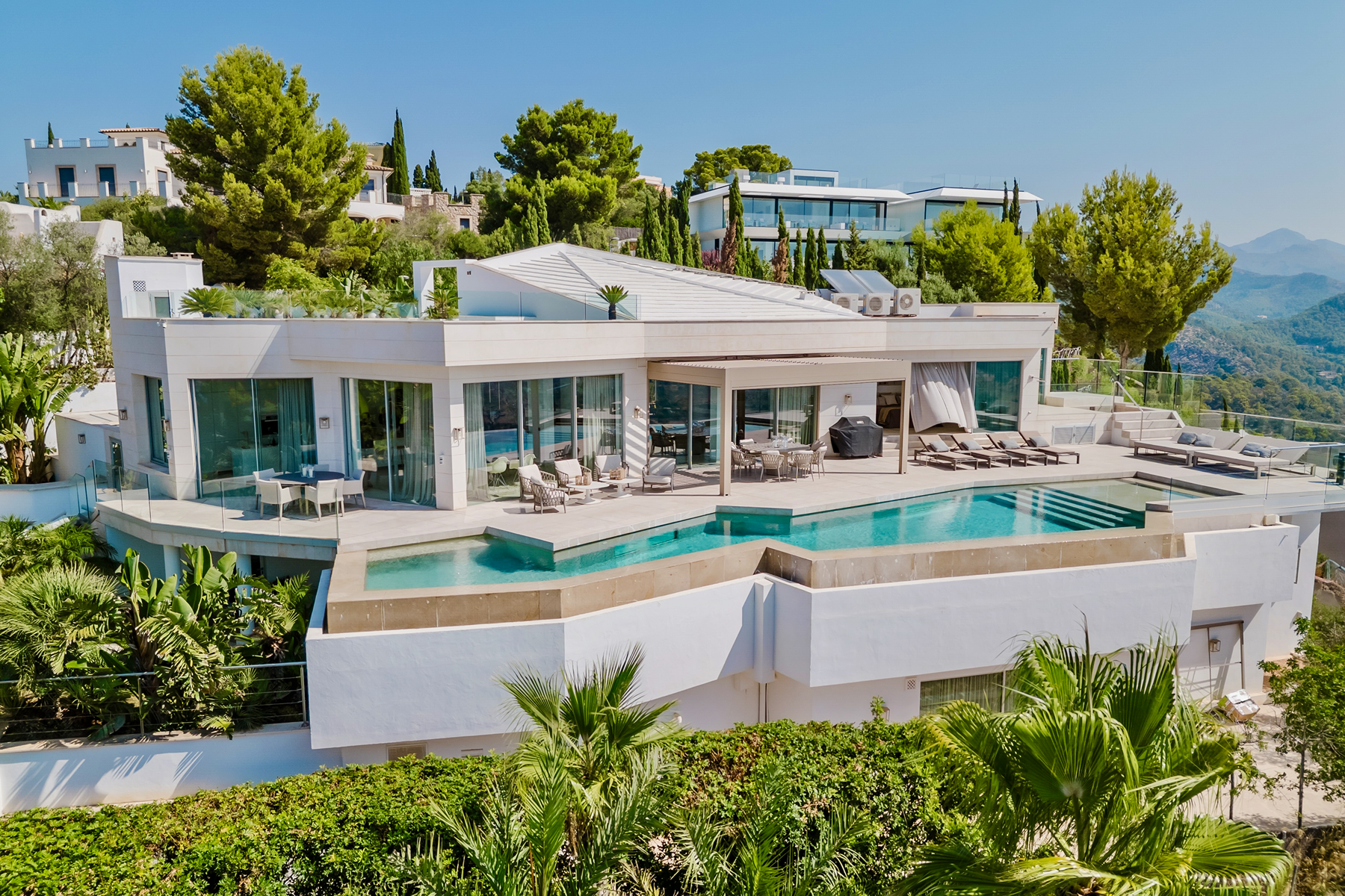  Modern-style villa with sea views in Port d