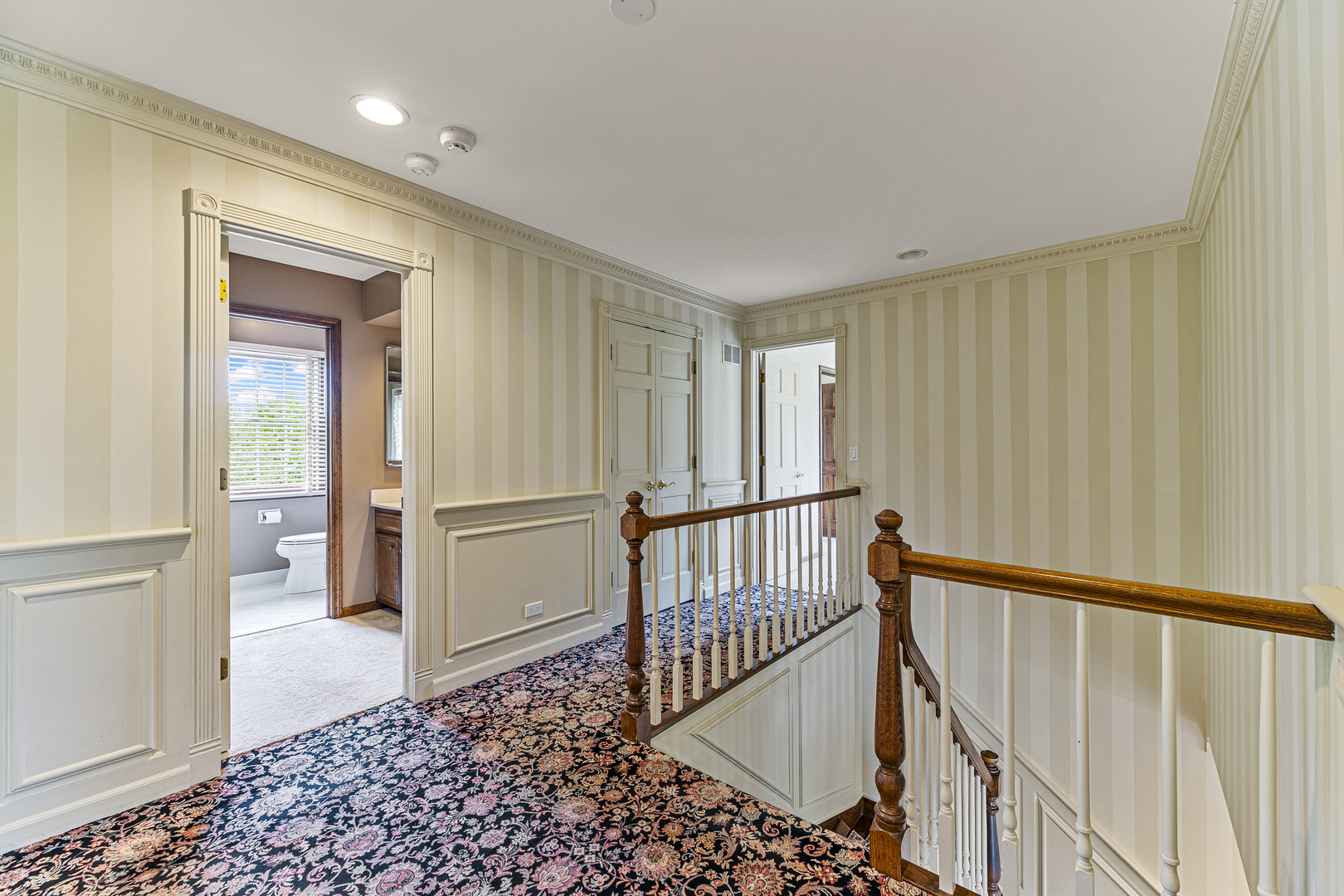 Glenview, Illinois, 60026, United States, 5 Bedrooms Bedrooms, ,4 BathroomsBathrooms,Residential,For Sale,1951003