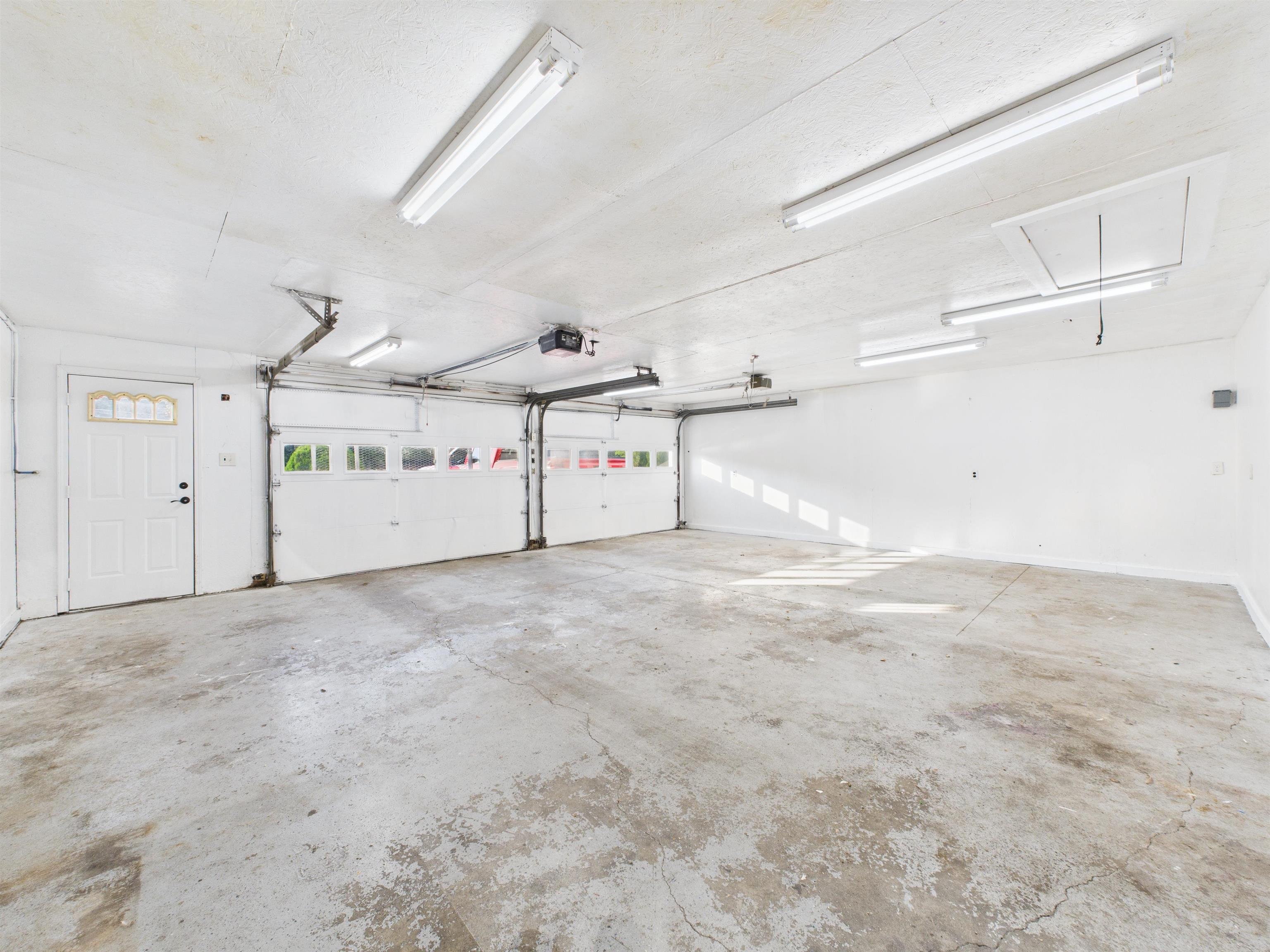 Markle, Indiana, 46770, United States, 3 Bedrooms Bedrooms, ,3 BathroomsBathrooms,Residential,For Sale,1926546