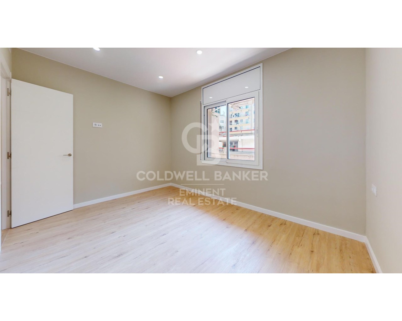 Barcelona, Catalonia, ES, 4 Bedrooms Bedrooms, ,2 BathroomsBathrooms,Residential,For Sale,1826815