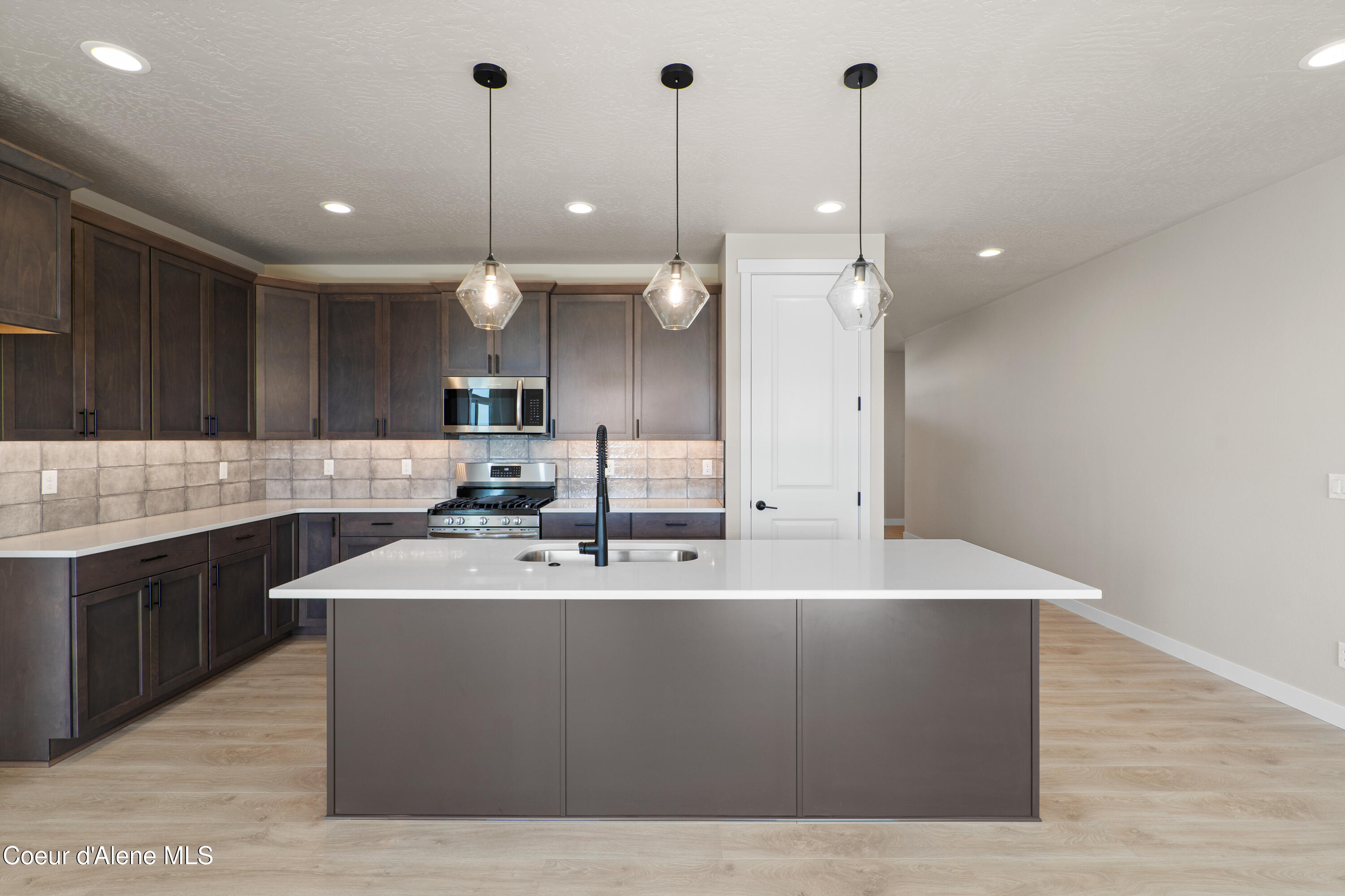 Coeur d'Alene, Idaho, 83814, United States, 5 Bedrooms Bedrooms, ,3 BathroomsBathrooms,Residential,For Sale,1943081