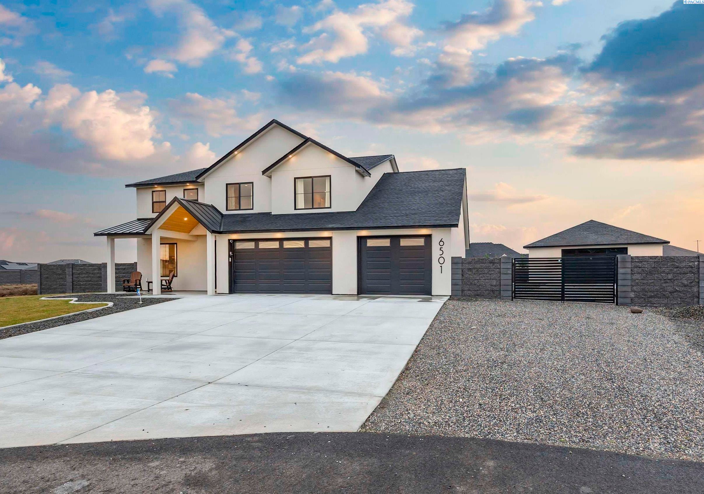 Pasco, Washington, 99301, United States, 4 Bedrooms Bedrooms, ,3 BathroomsBathrooms,Residential,For Sale,2005425