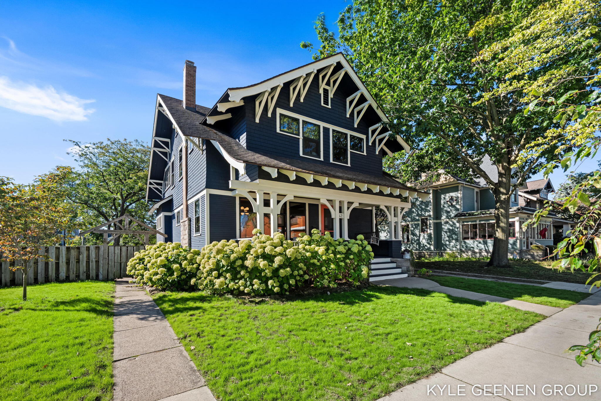 11th St, Holland, MI 49423