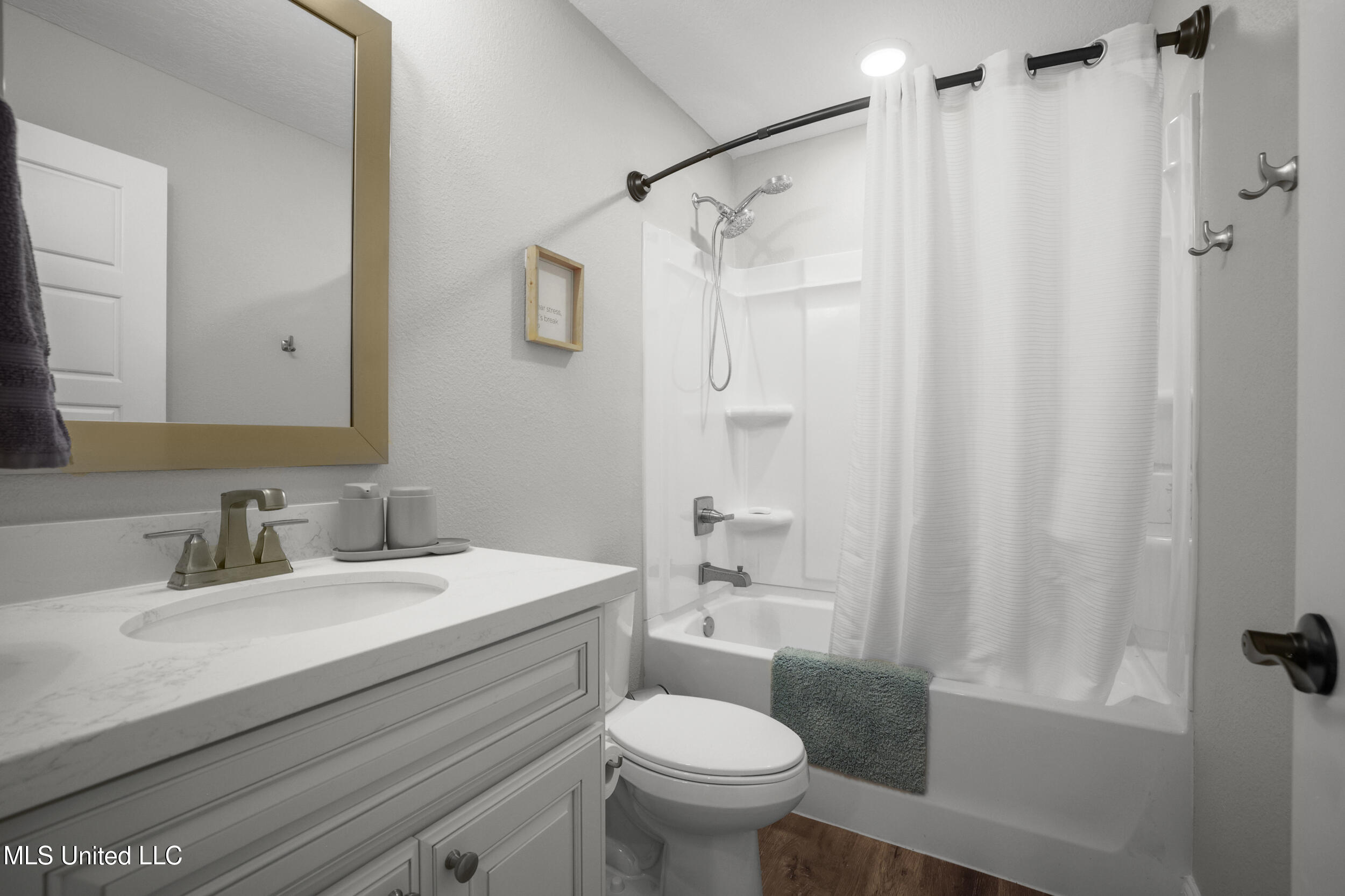 Biloxi, Mississippi, 39531, United States, 3 Bedrooms Bedrooms, ,3 BathroomsBathrooms,Residential,For Sale,1906978