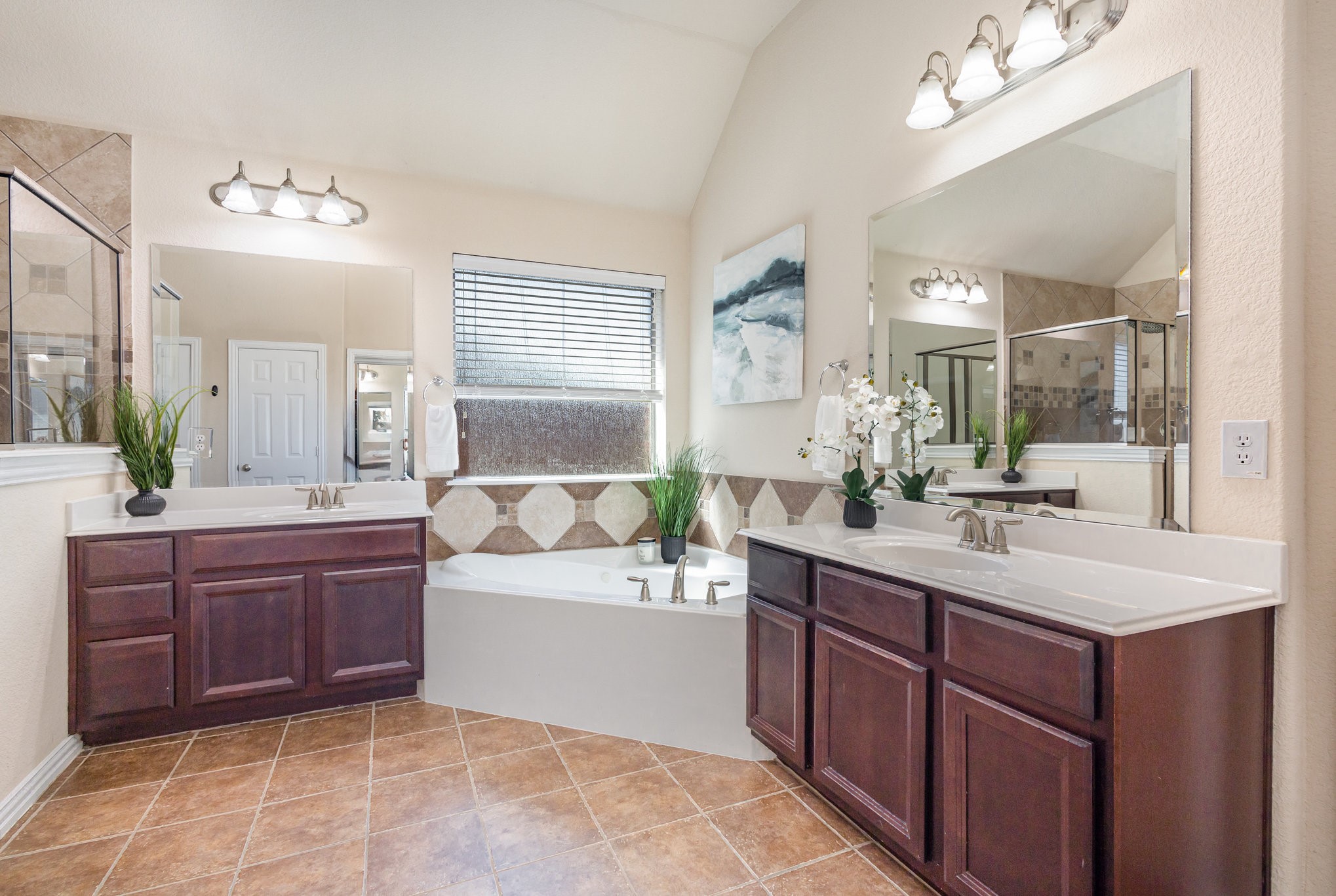 Roanoke, Texas, 76262, United States, 4 Bedrooms Bedrooms, ,3 BathroomsBathrooms,Residential,For Sale,1963102