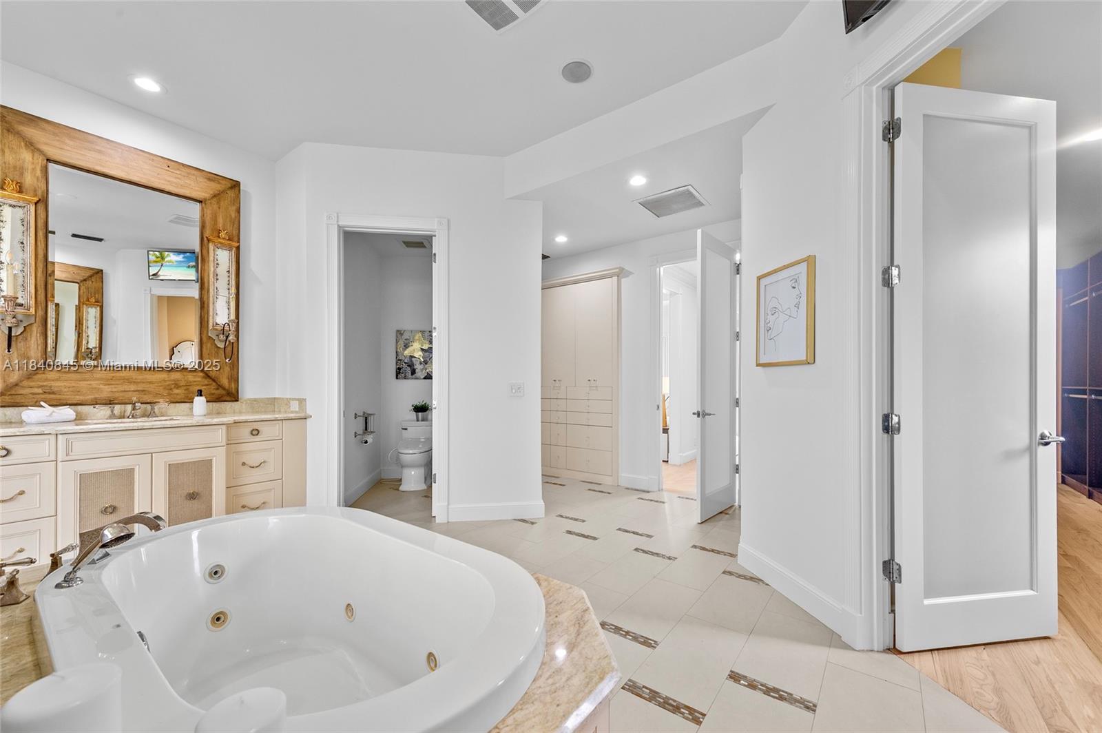 Weston, Florida, 33332, United States, 5 Bedrooms Bedrooms, ,6 BathroomsBathrooms,Residential,For Sale,1896752