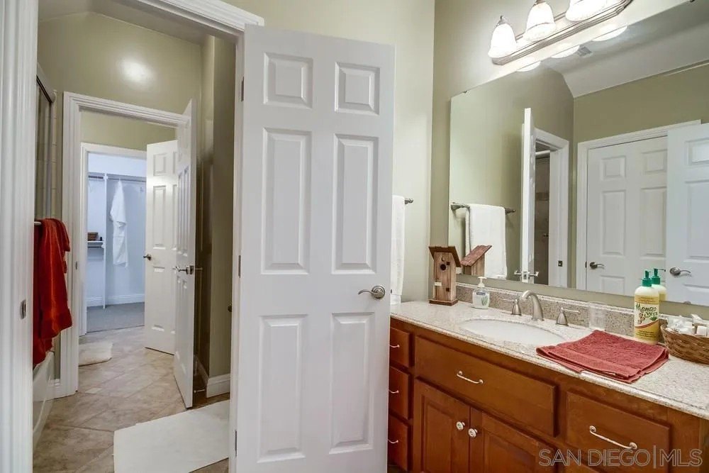 Julian, California, 92036, United States, 5 Bedrooms Bedrooms, ,5 BathroomsBathrooms,Residential,For Sale,1997382