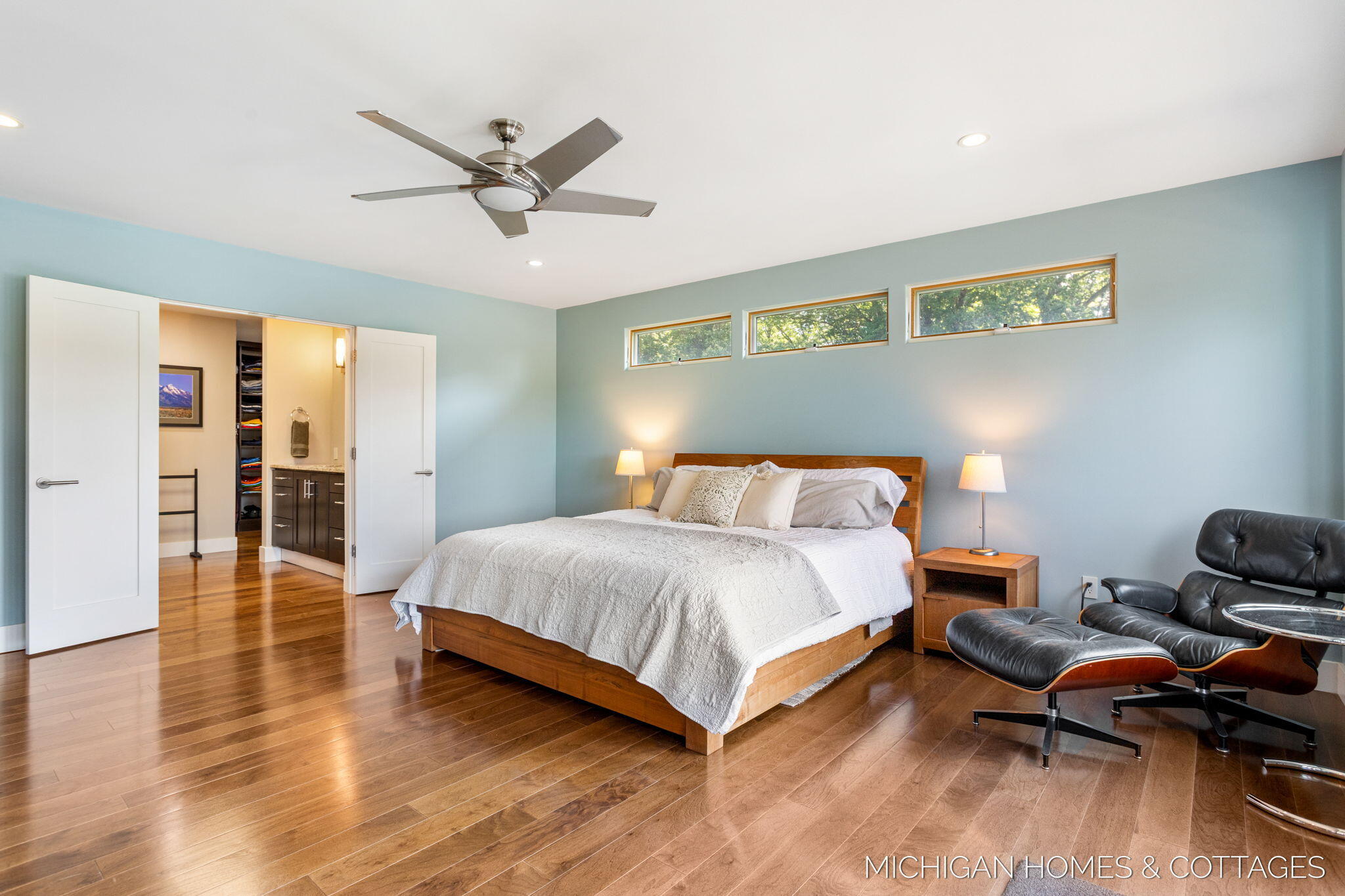 Saugatuck, Michigan, 49453, United States, 5 Bedrooms Bedrooms, ,4 BathroomsBathrooms,Residential,For Sale,1940964
