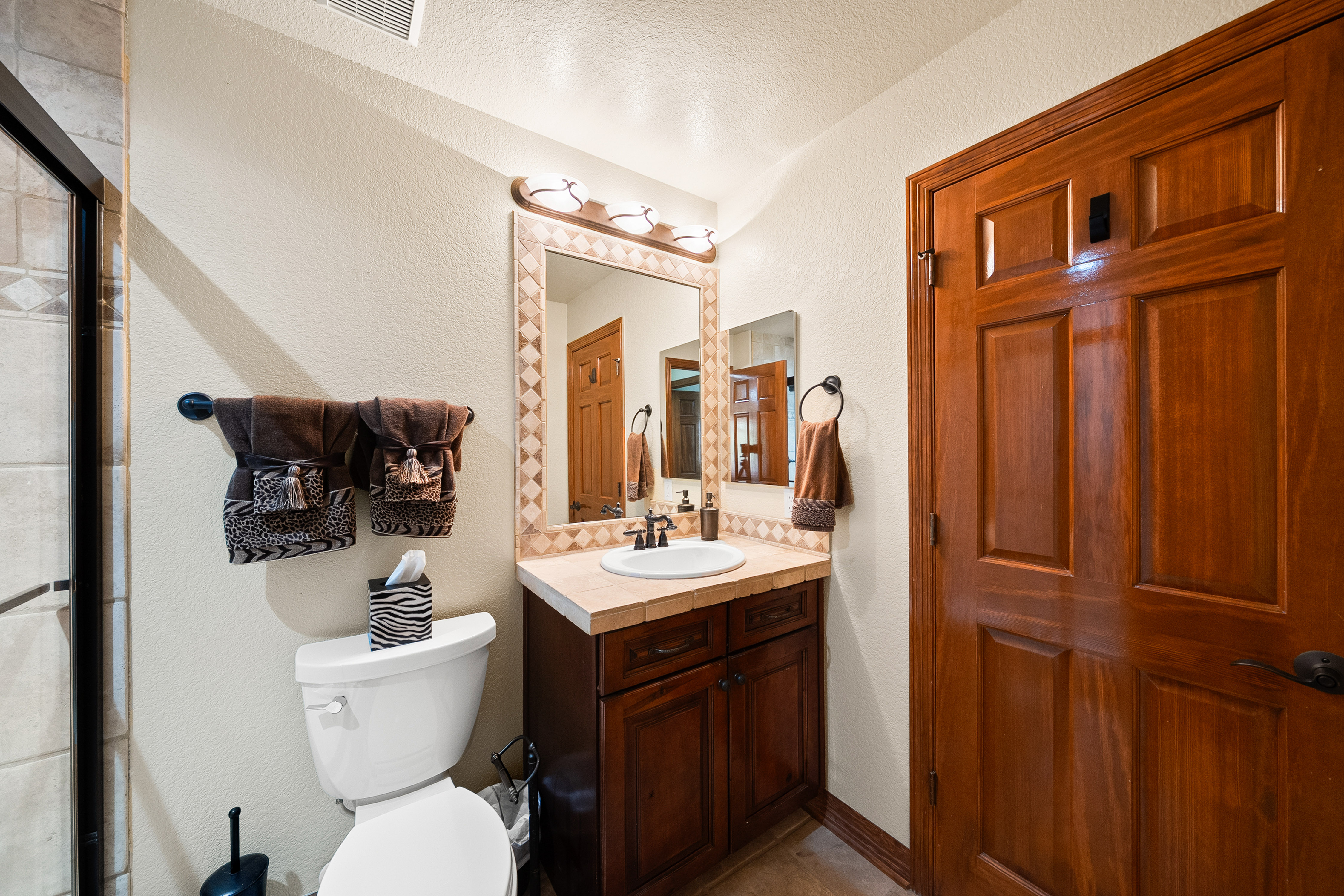  Exceptional ranch-style home in the prestigious gated golf course community - 物件實景