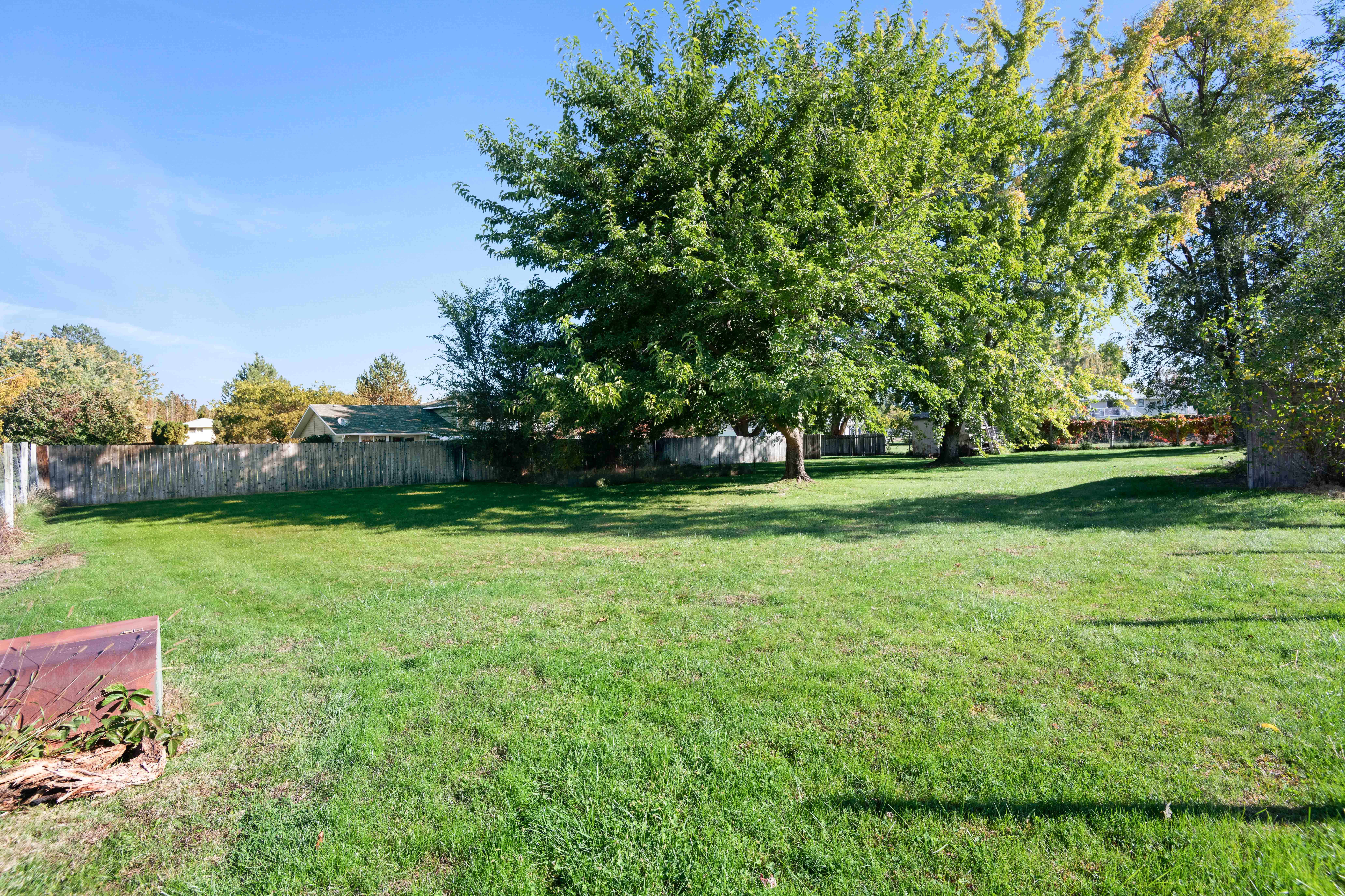  Property with a POOL and room for a shop - 物件實景