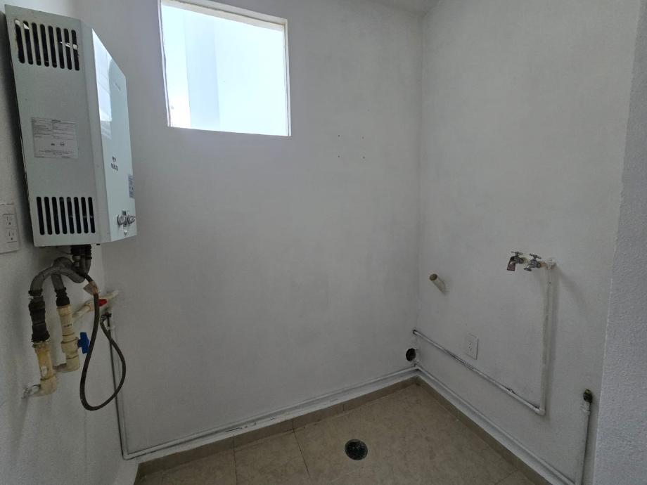 Atizapán de Zaragoza, Estado de méxico, 52930, Mexico, 3 Bedrooms Bedrooms, ,2 BathroomsBathrooms,Residential,For Sale,1994416