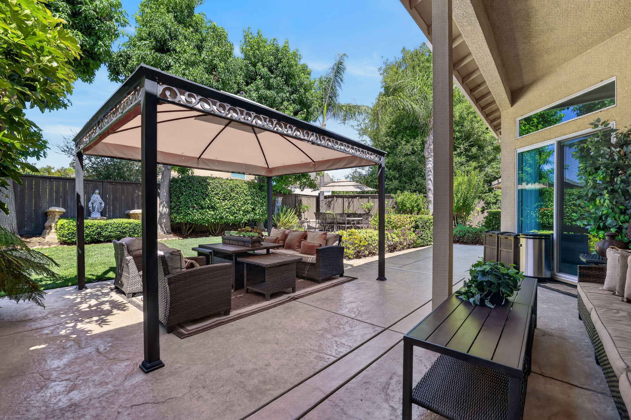  3729 Lake Terrace Drive, Elk Grove, CA 95758 - 物件實景