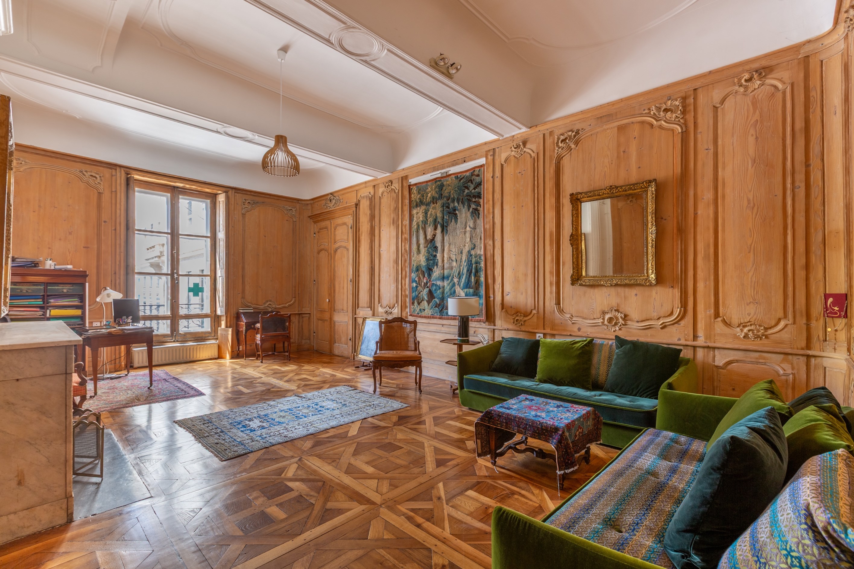  Character Apartment – Elegance, Generous Volumes & Exceptional Features - 物件實景