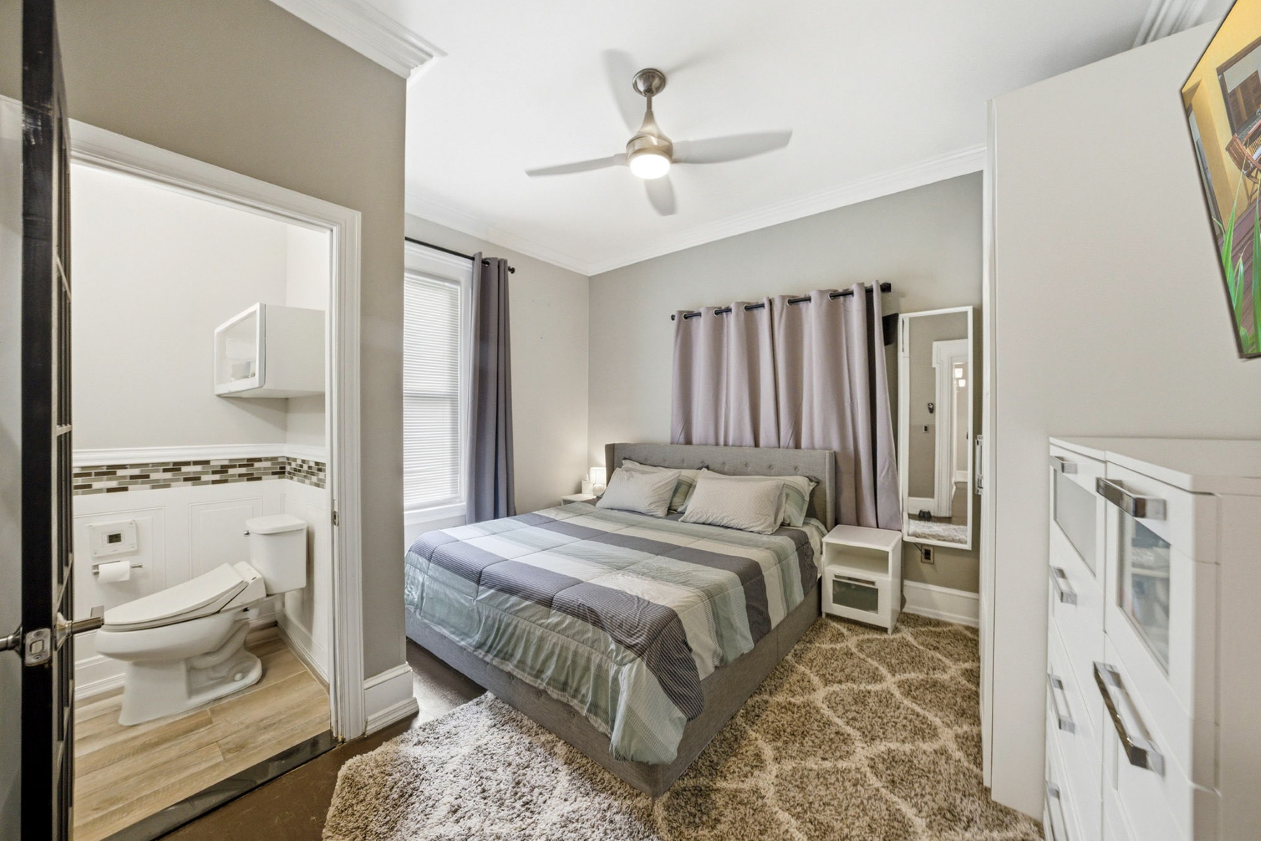  Fully Renovated Two Family Property - 物件實景