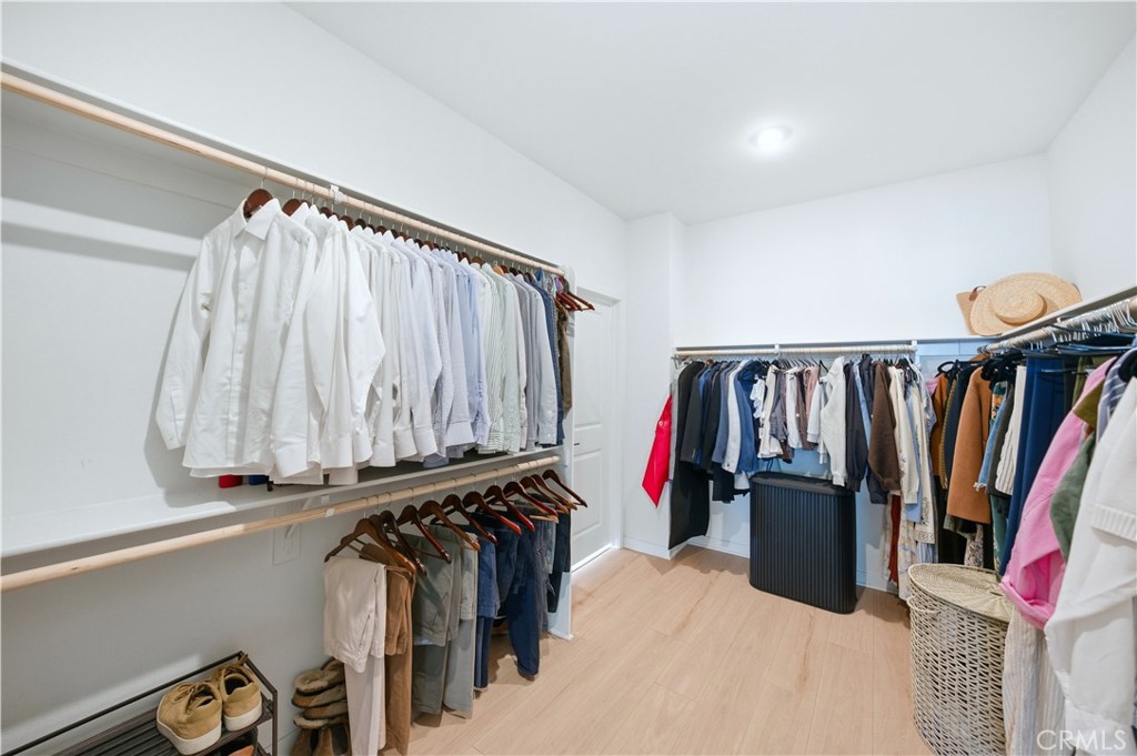 Fontana, California, 92336, United States, 4 Bedrooms Bedrooms, ,3 BathroomsBathrooms,Residential,For Sale,1995371