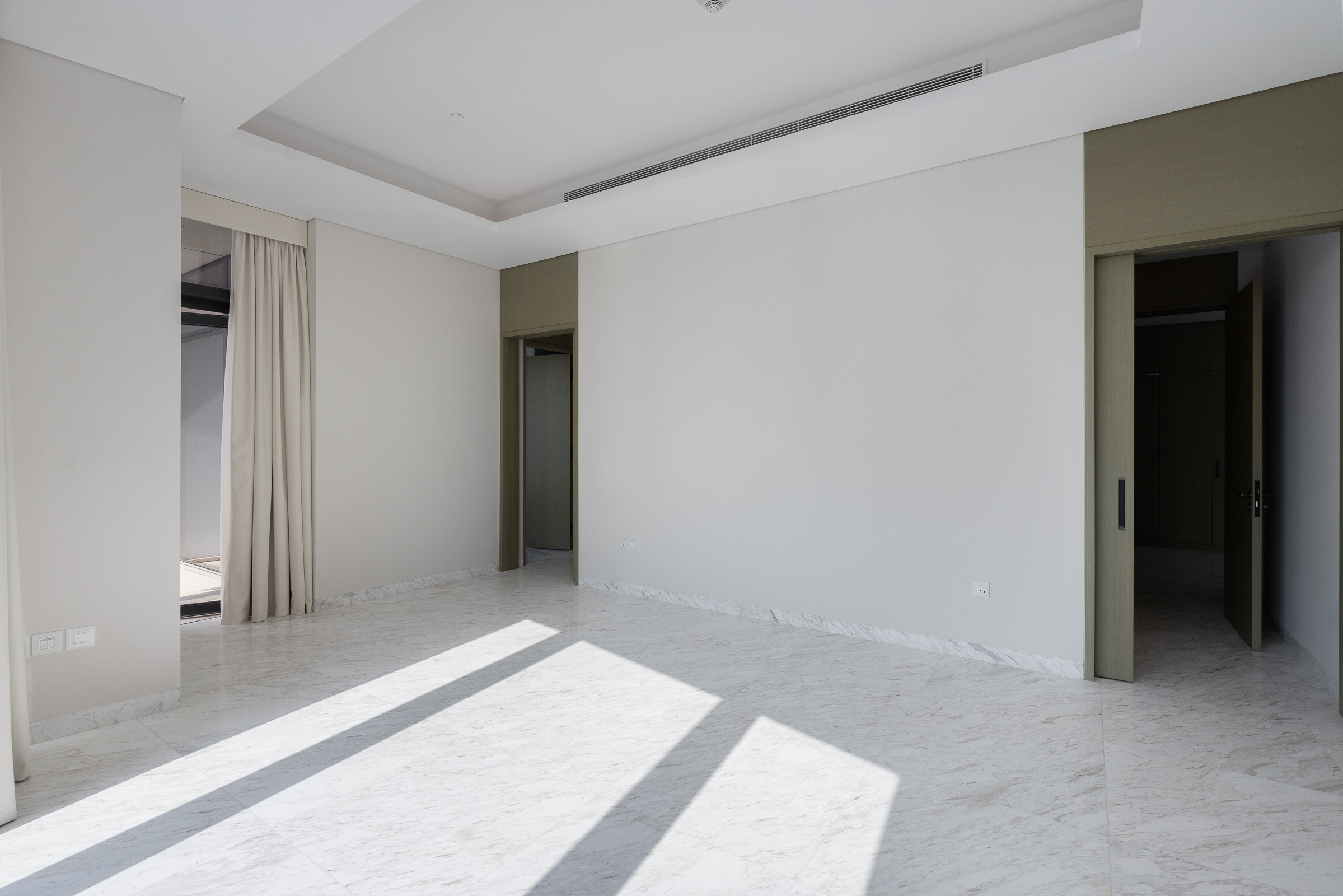  Half-Floor Penthouse in Downtown’s Opera District - 物件實景