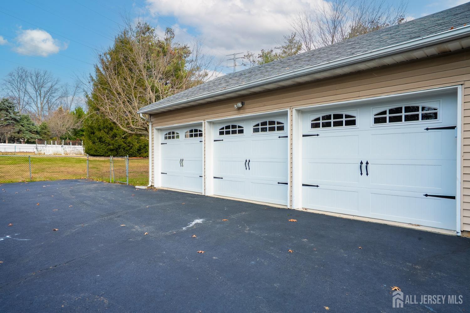 North Brunswick, New Jersey, 08902, United States, 5 Bedrooms Bedrooms, ,3 BathroomsBathrooms,Residential,For Sale,2002843