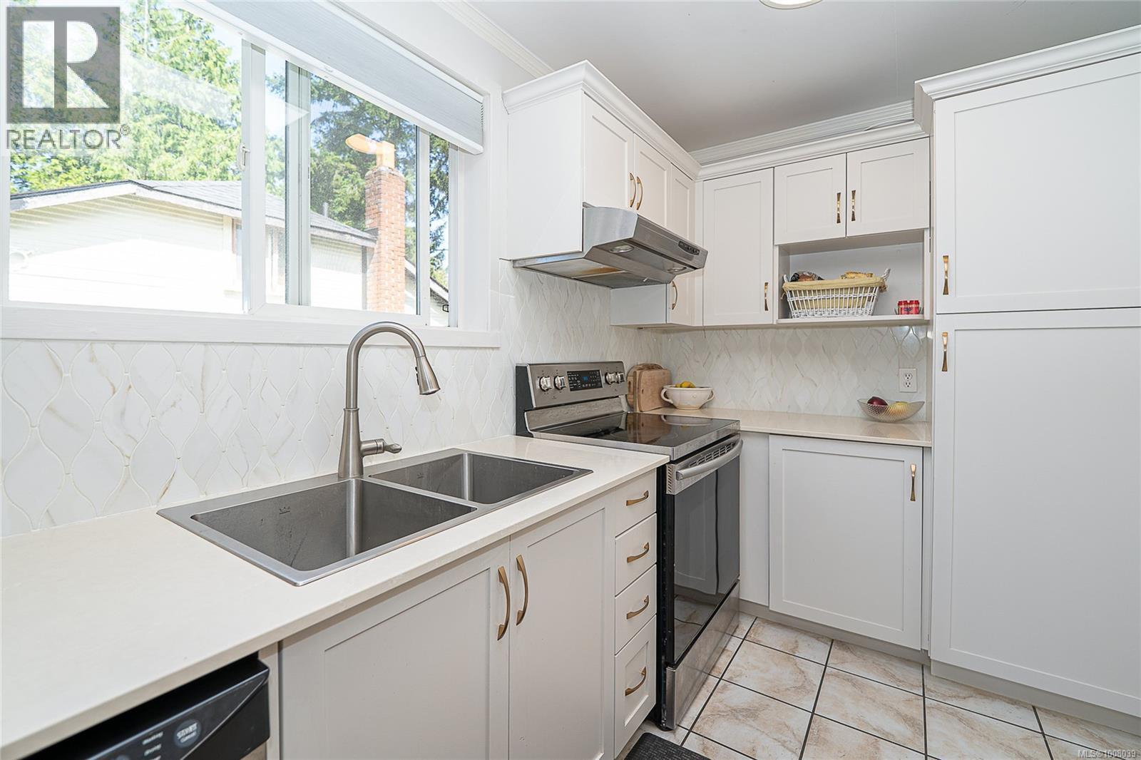 SAANICH, British Columbia, V8Z 3T7, CA, 2 Bedrooms Bedrooms, ,2 BathroomsBathrooms,Residential,For Sale,1948861