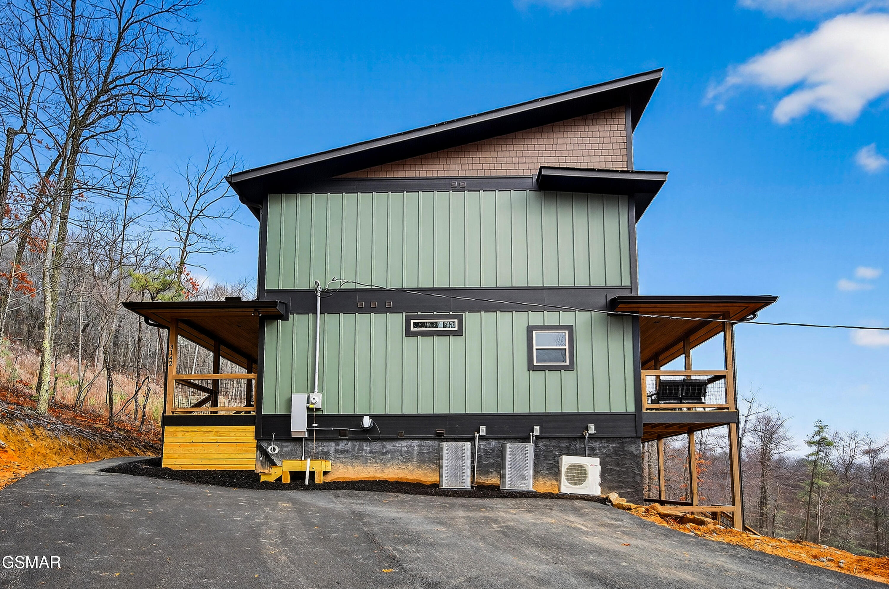 Sevierville, Tennessee, 37876, United States, 3 Bedrooms Bedrooms, ,5 BathroomsBathrooms,Residential,For Sale,1977074