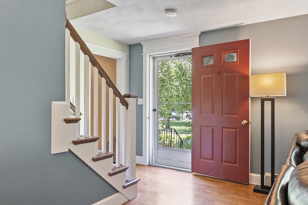 Lunenburg, Massachusetts, 01462, United States, 4 Bedrooms Bedrooms, ,3 BathroomsBathrooms,Residential,For Sale,1885321